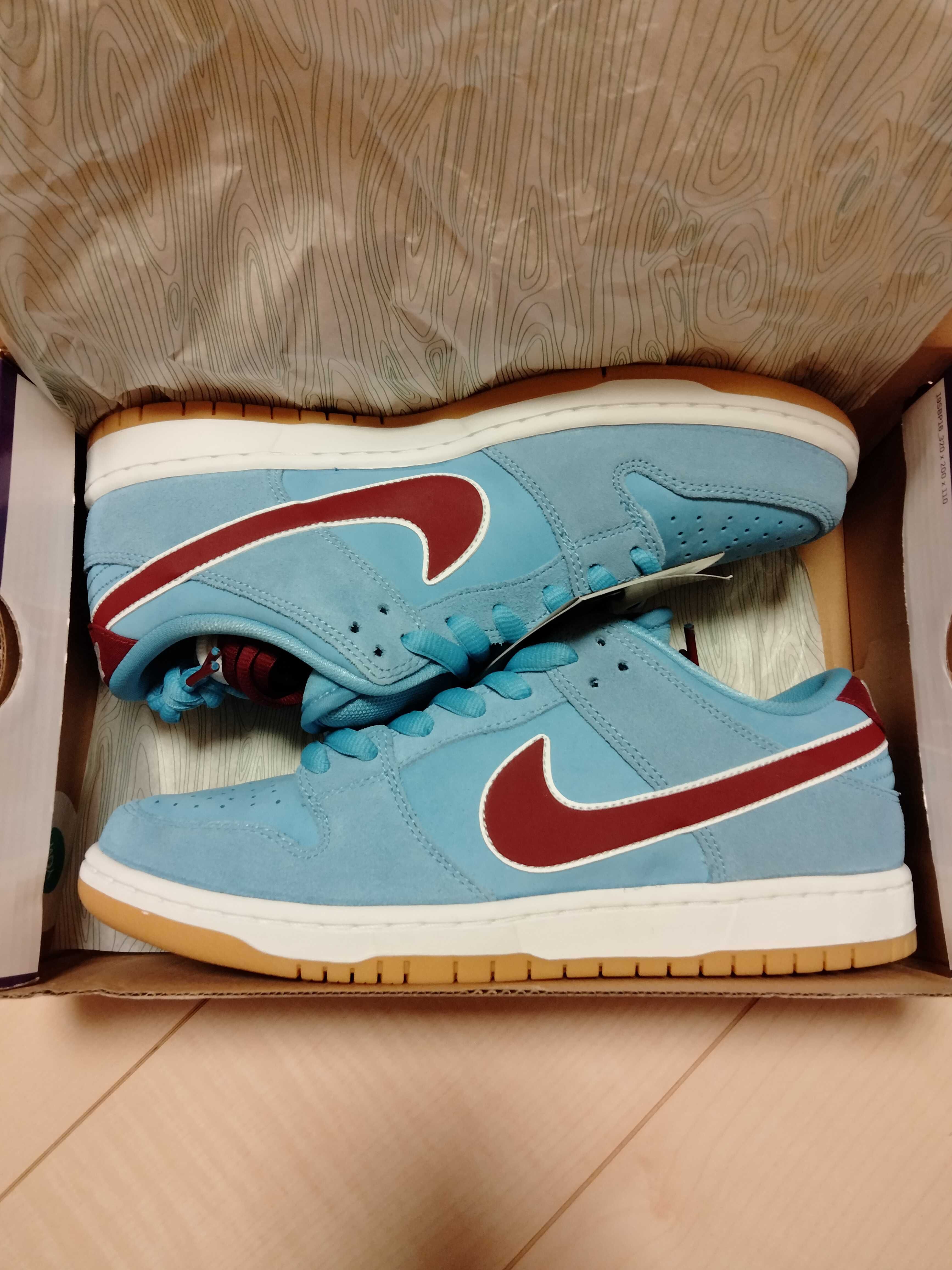 Nike SB Dunk Low Pro "Philadelphia Phillies/Valor Blue and Team Maroon"