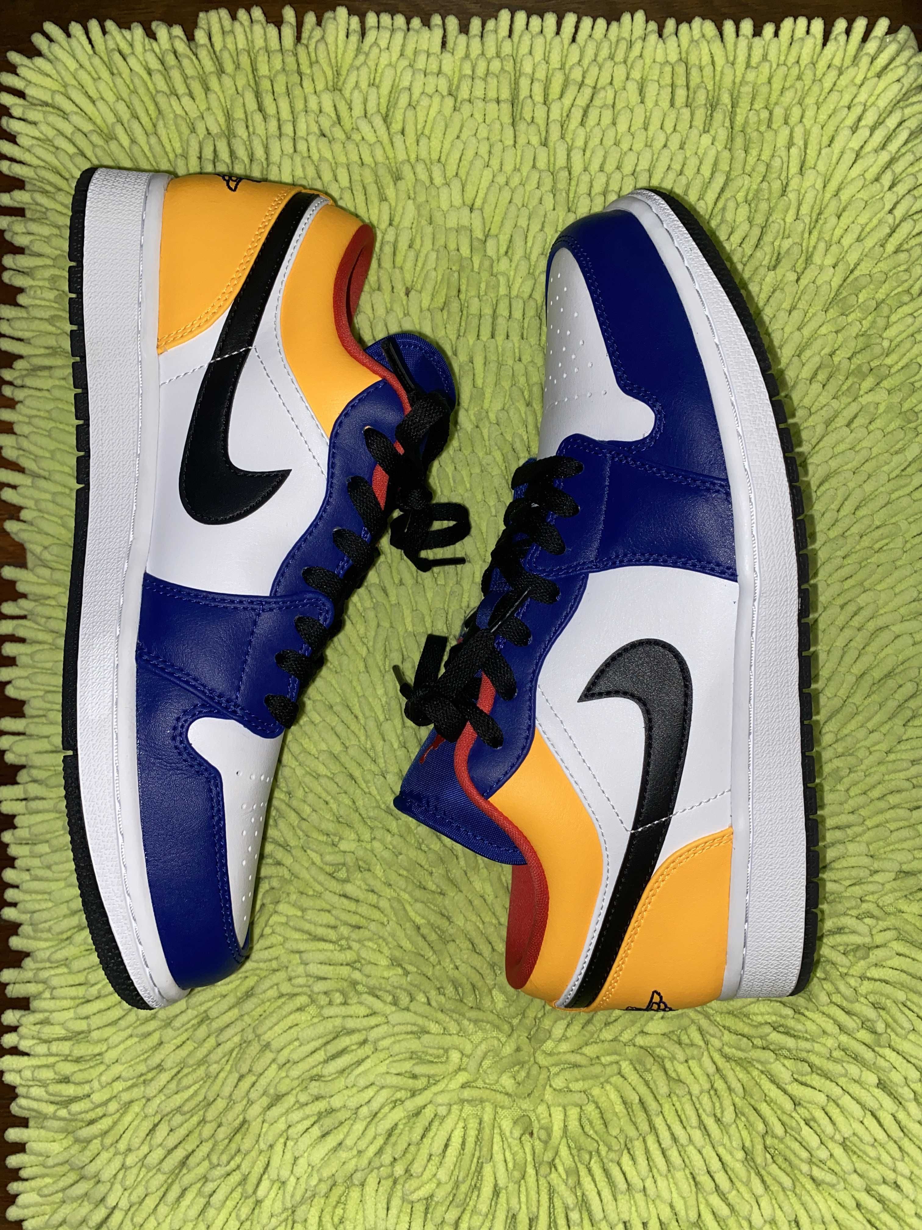 NIKE AIR JORDAN 1 LOW "WHITE/NAVY/YELLOW"