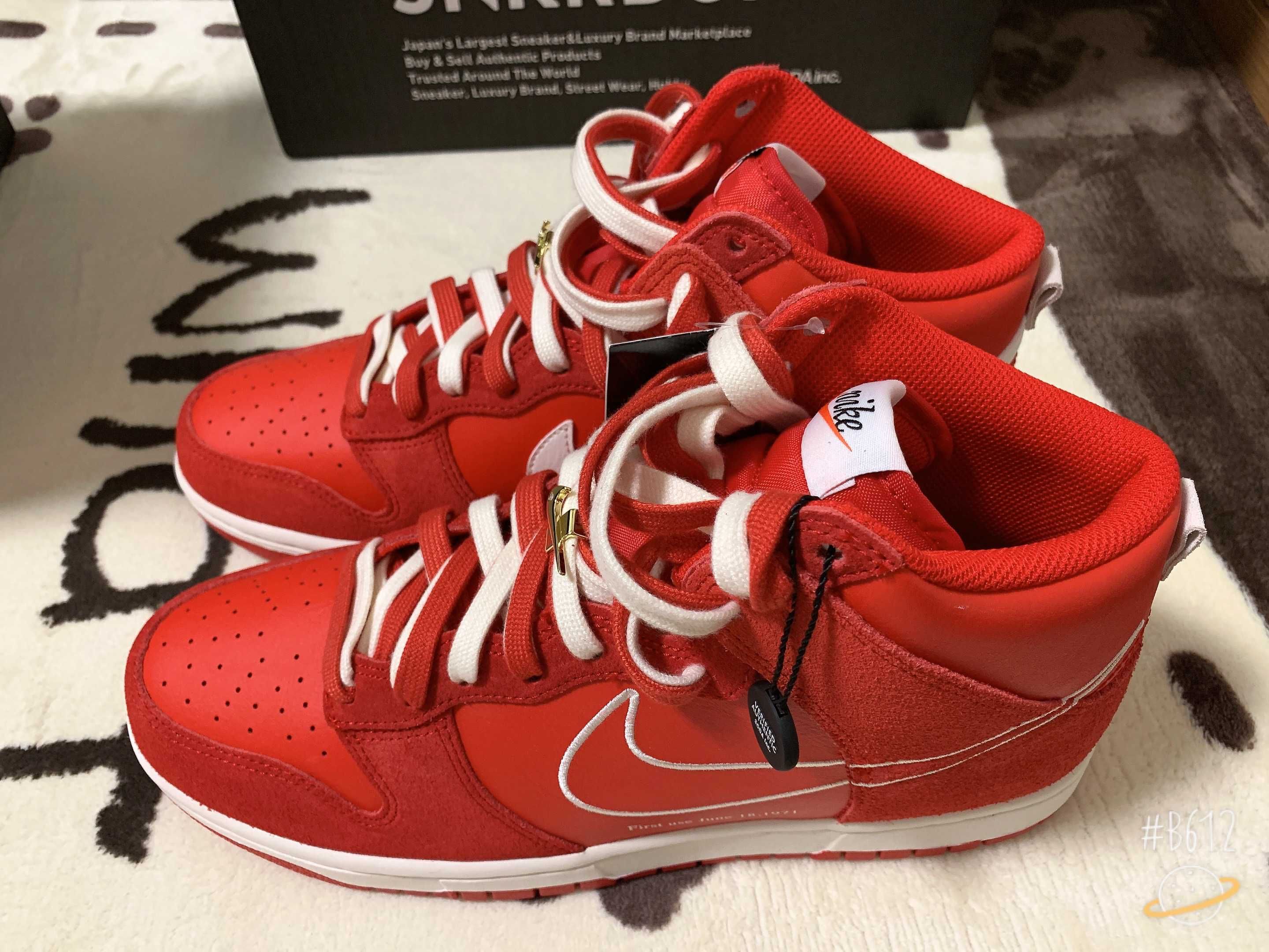 NIKE DUNK HIGH SE FIRST USE "UNIVERSITY RED"