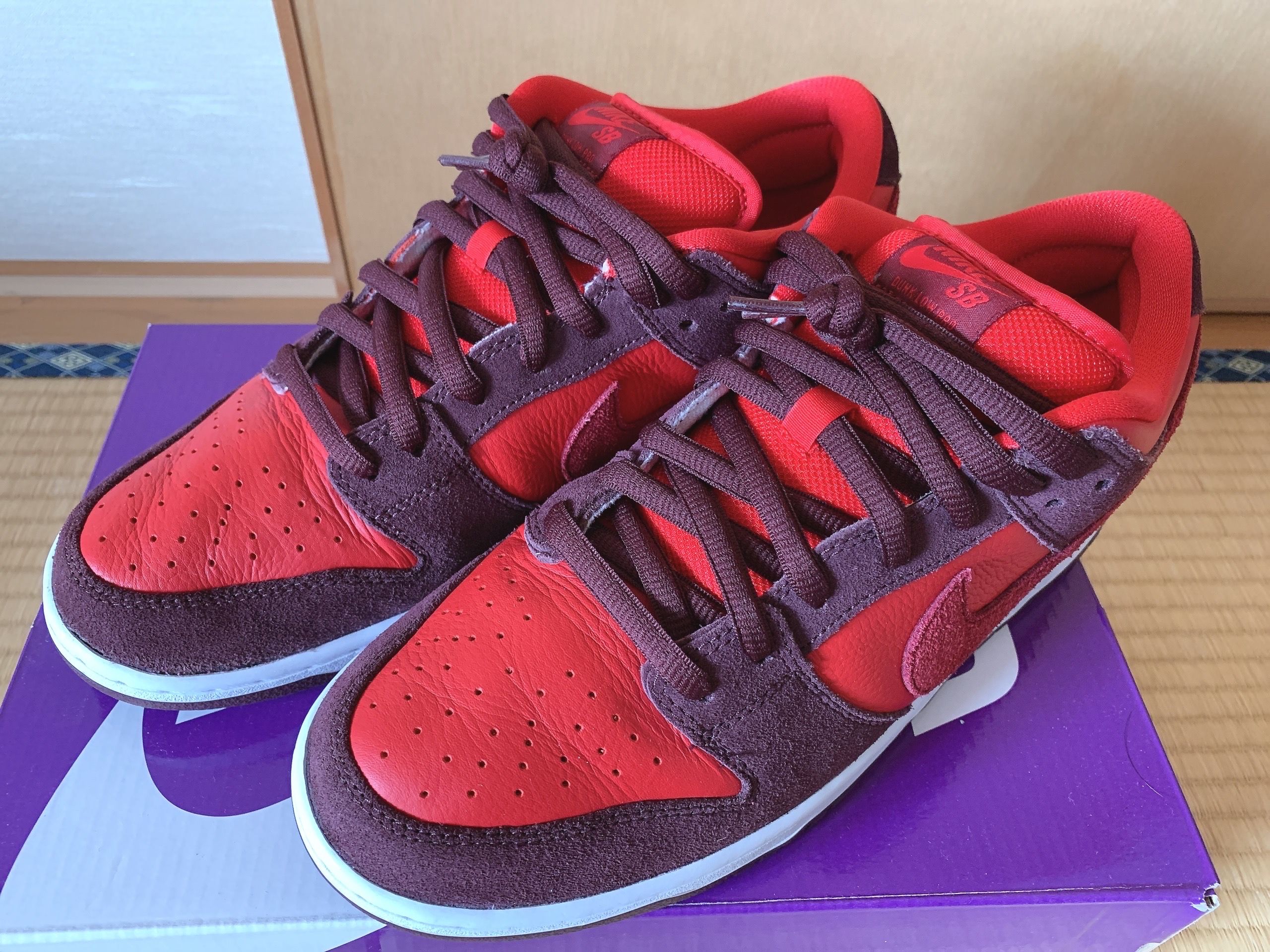 Nike SB Dunk Low "Cherry"