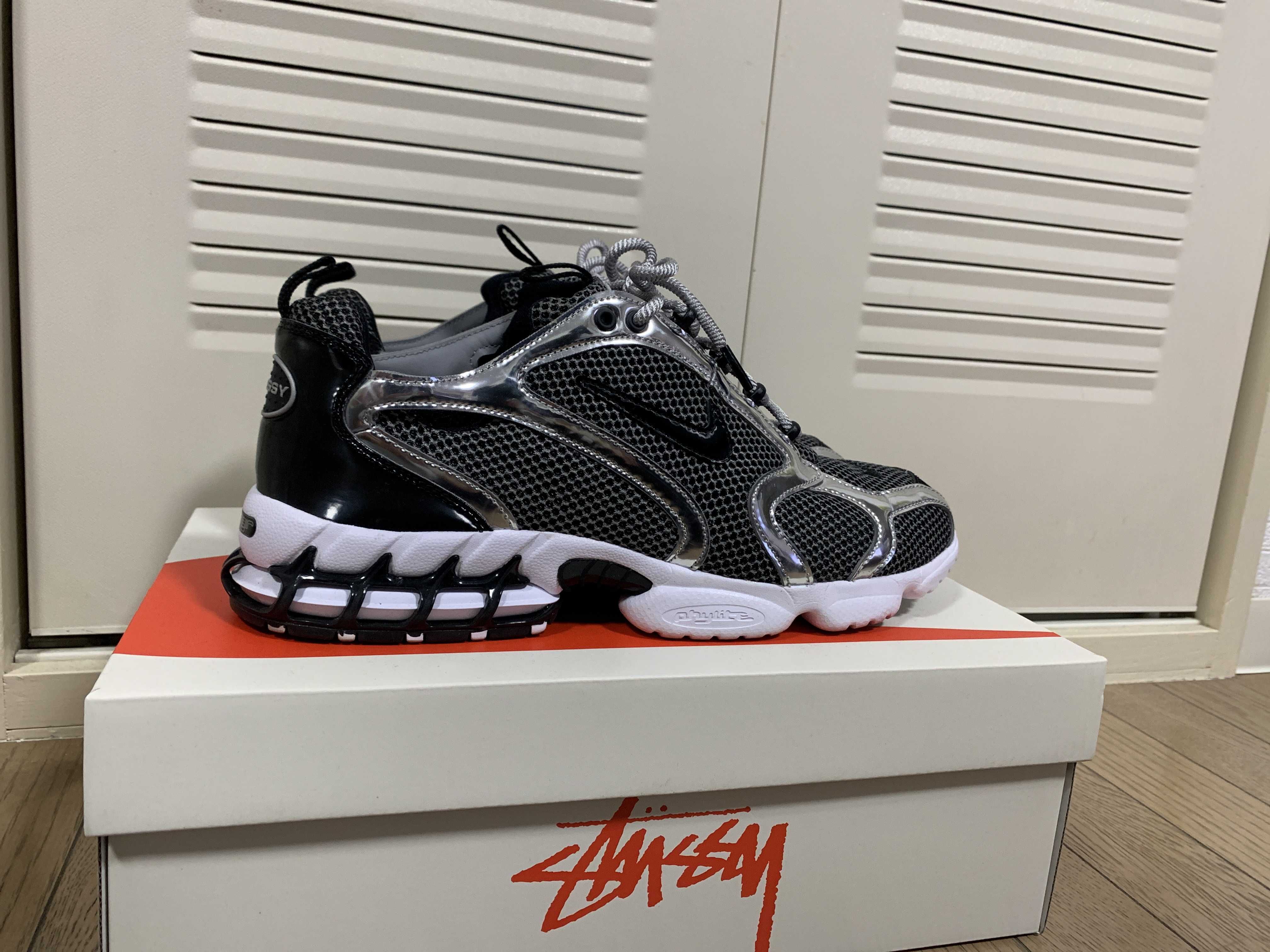 STUSSY × NIKE AIR ZOOM SPIRIDON CAGED "PURE PLATINUM/BLACK-WHITE"