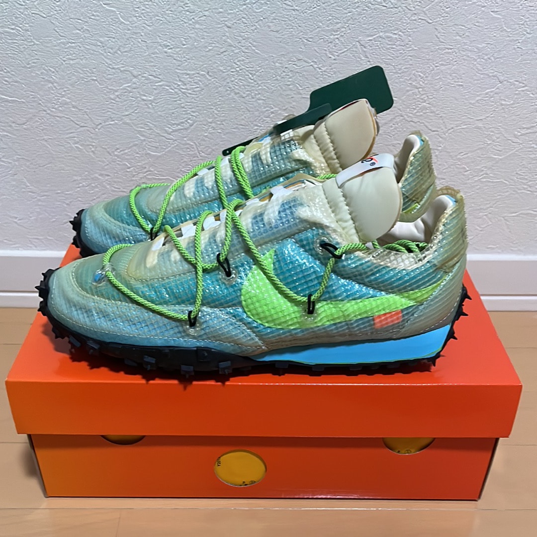 オフホワイト × ナイキ ウィメンズ ワッフル レーサー "ビビッドスカイ"