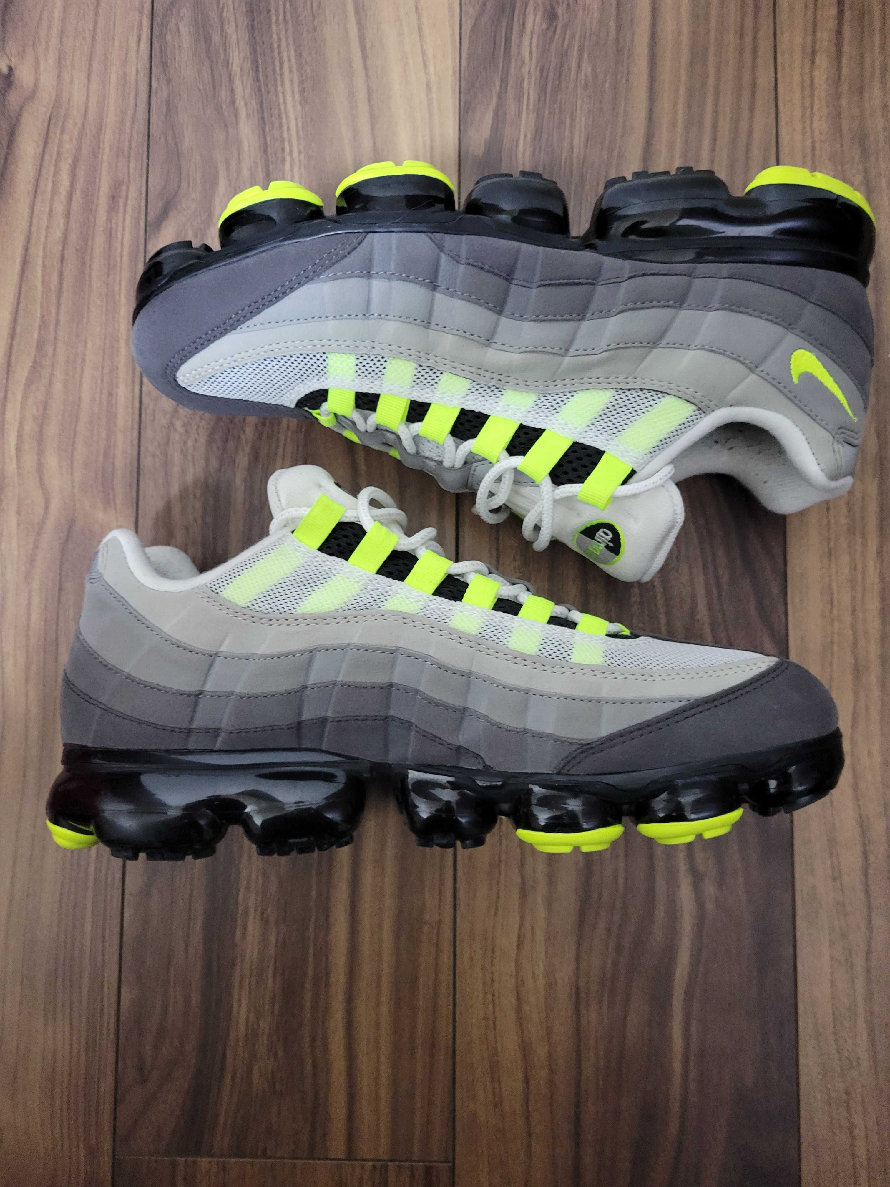 Nike Air Vapormax 95 "Neon"