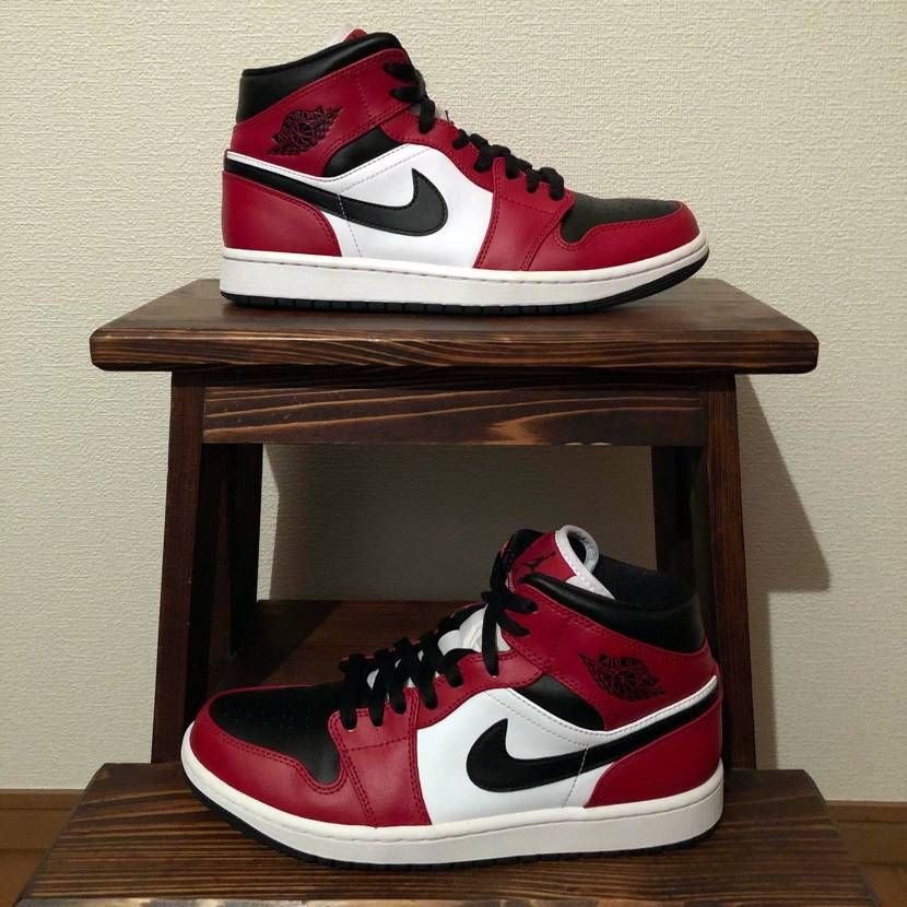 Nike Air Jordan 1 Mid "Chicago Black Toe"