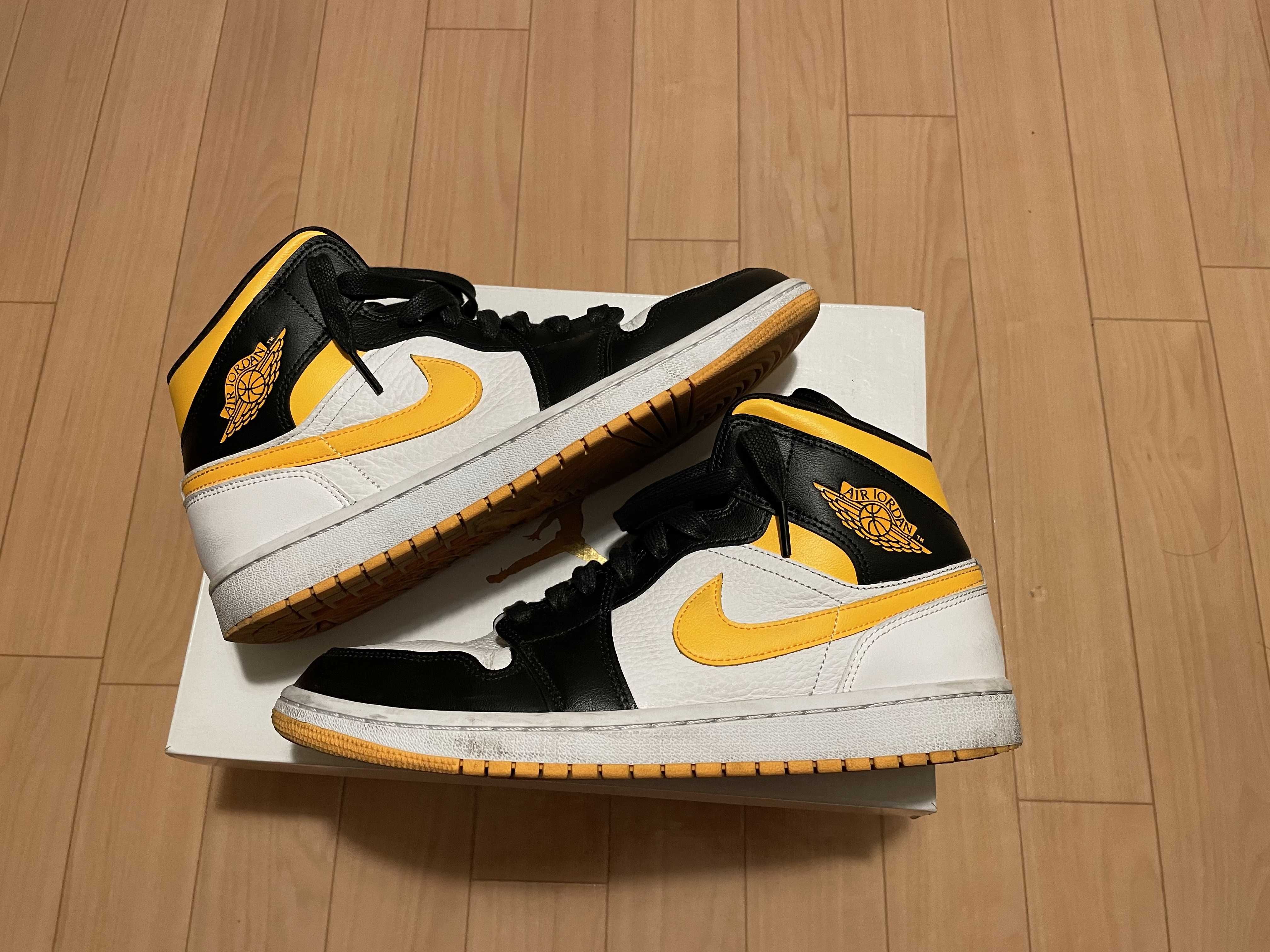 Nike Women's Air Jordan 1 Mid SE "Laser Orange Black"      