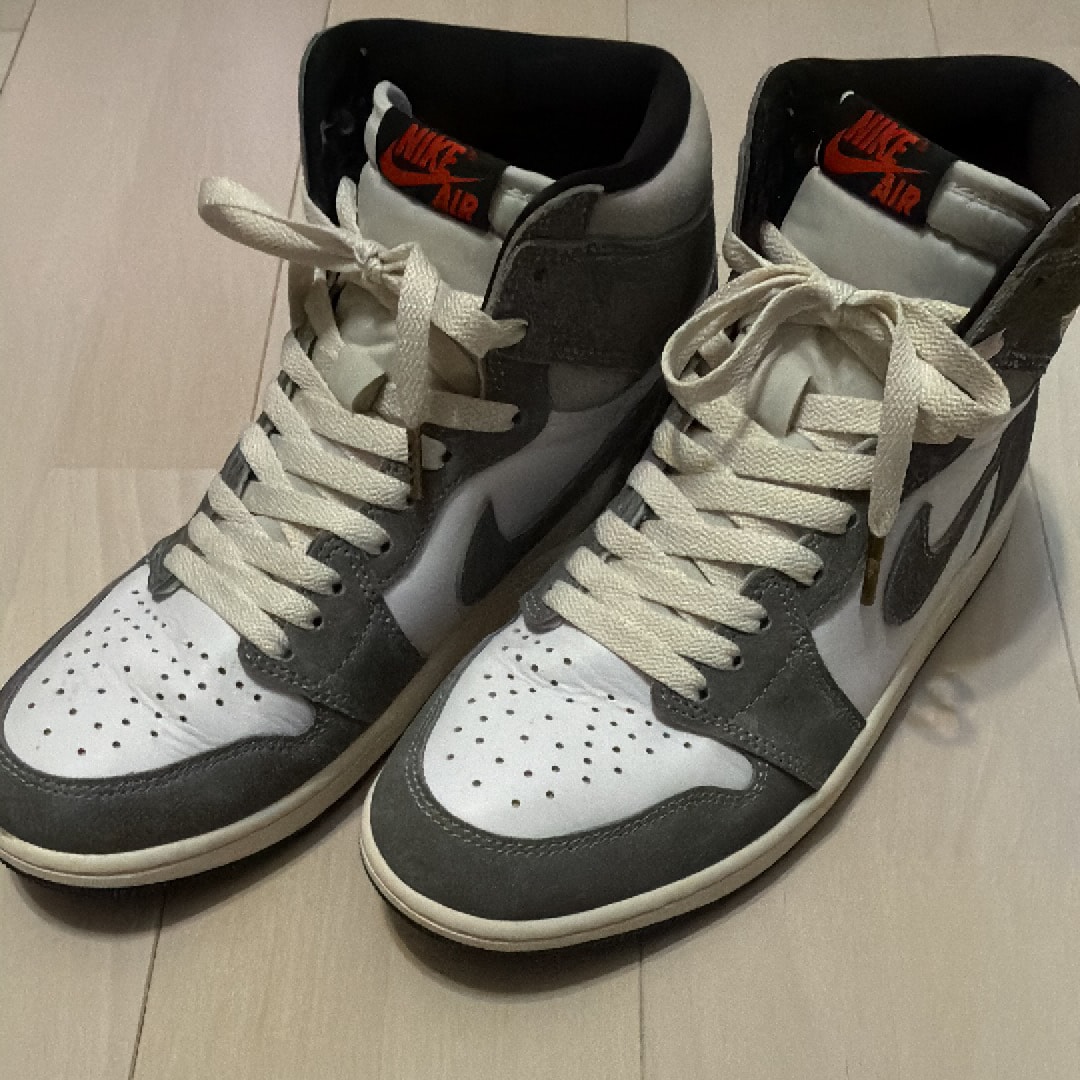 Nike Air Jordan 1 Retro High OG "Black and Smoke Grey"