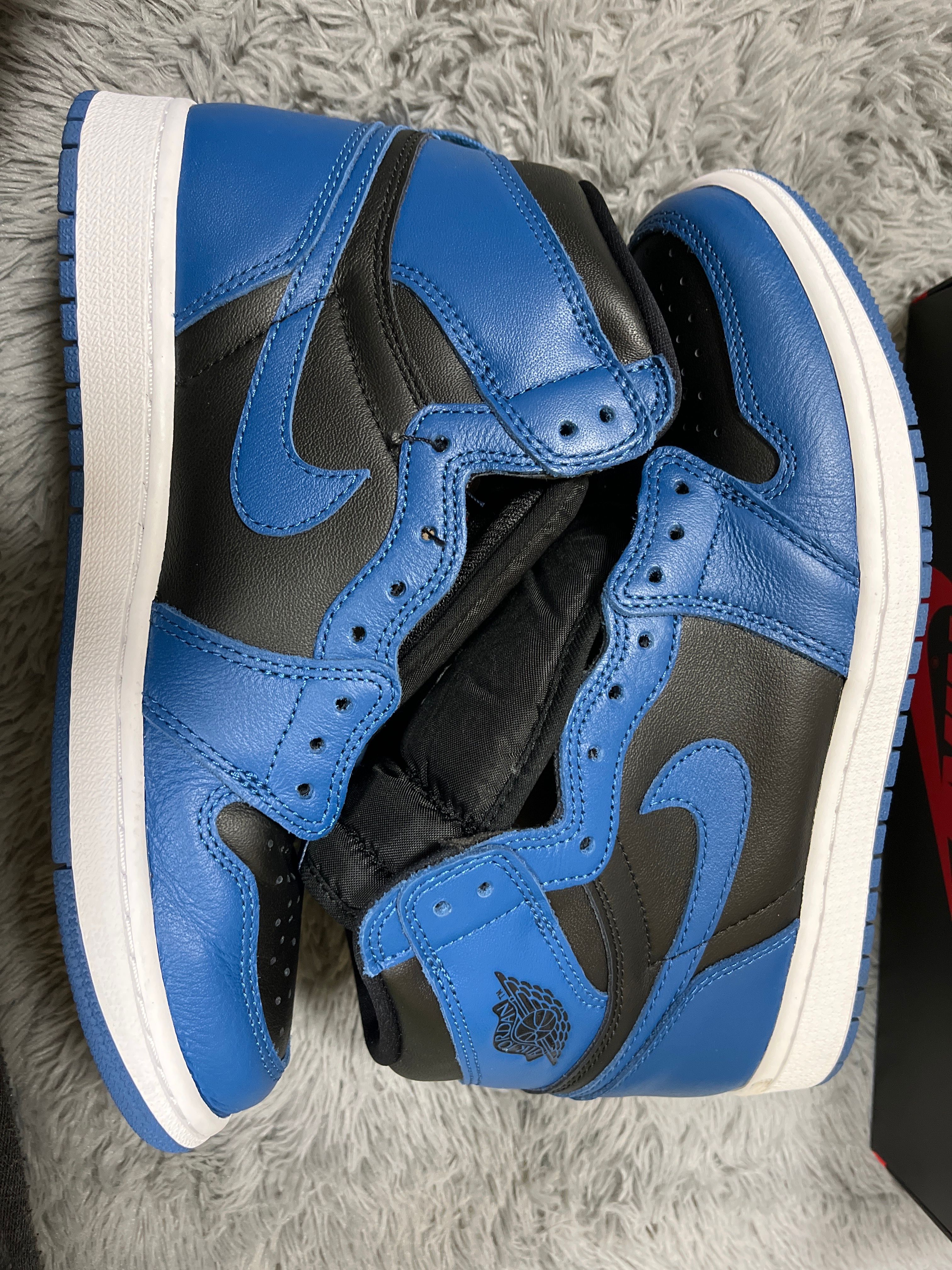 Nike Air Jordan 1 Retro High OG "Dark Marina Blue"
