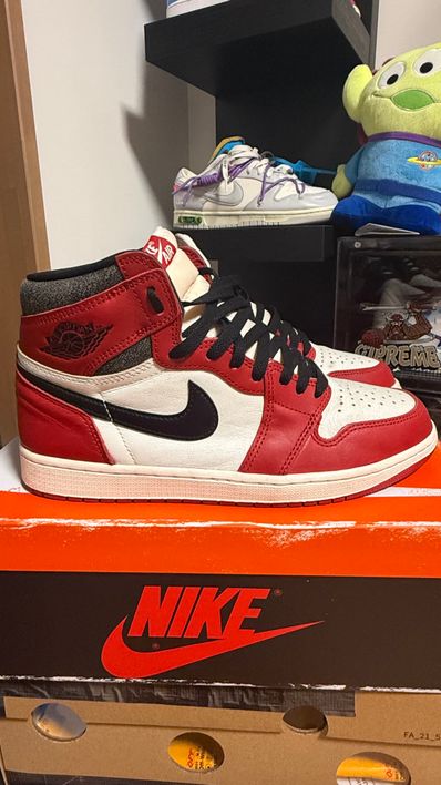 Nike Air Jordan 1 High OG "Lost & Found/Chicago"