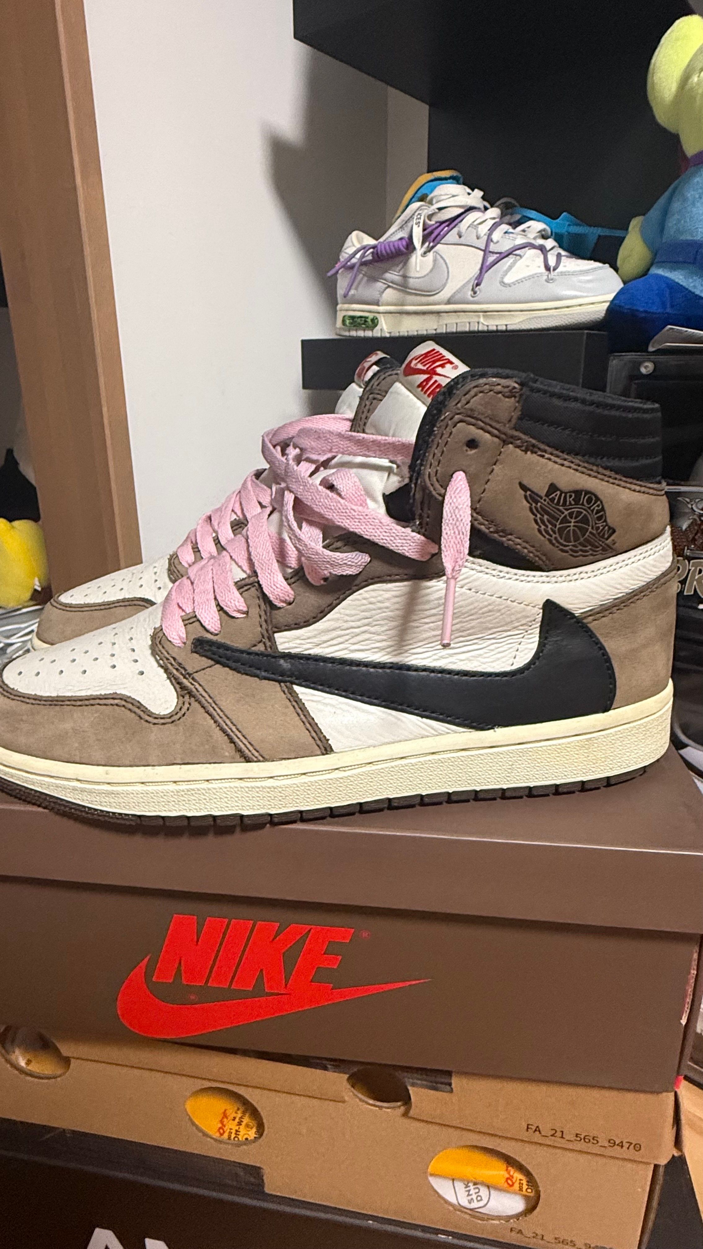 Travis Scott × Nike Air Jordan 1 Retro High OG TS SP "Sail/Dark Mocha"
