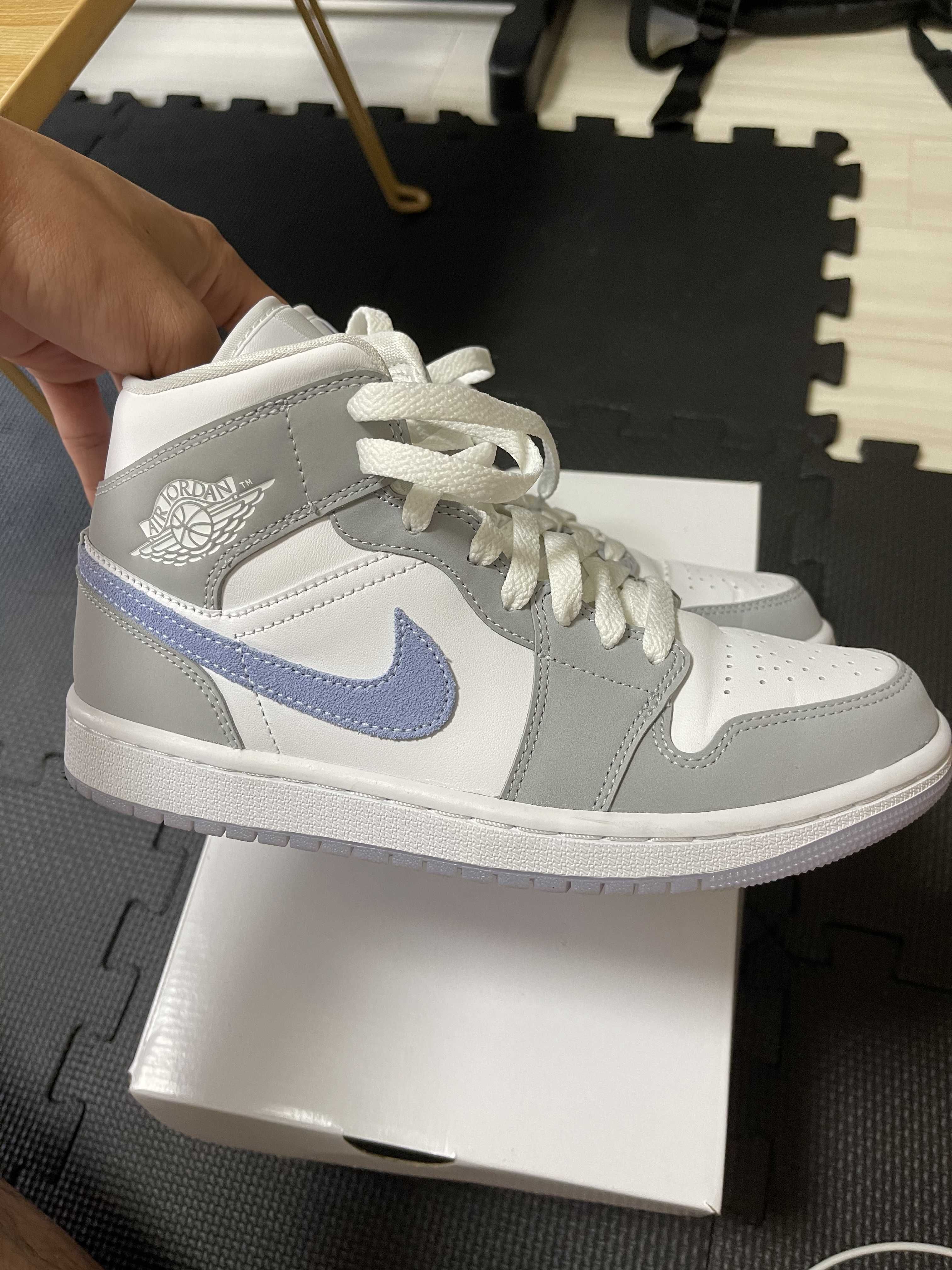 Nike Women's Air Jordan 1 Mid "Wolf Grey"