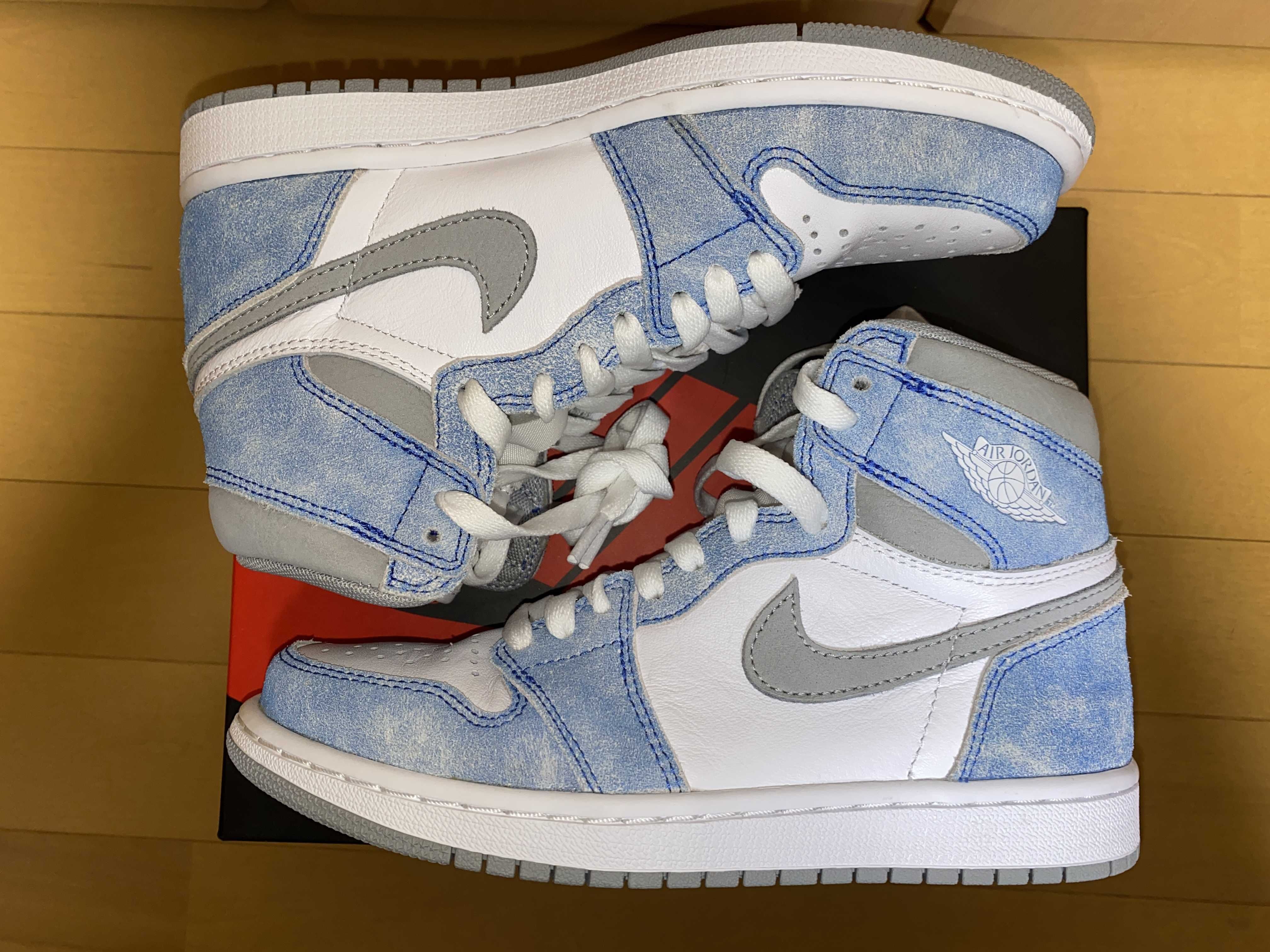 Nike Air Jordan 1 High OG "Hyper Royal"