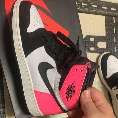 Nike Air Jordan 1 Retro High "Valentine's Day" (2017)