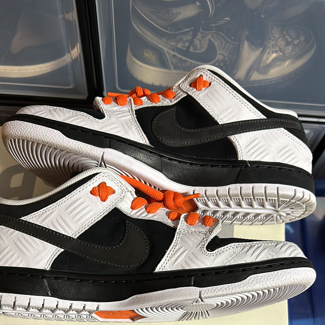 TIGHTBOOTH × Nike SB Dunk Low Pro QS "Black and White"