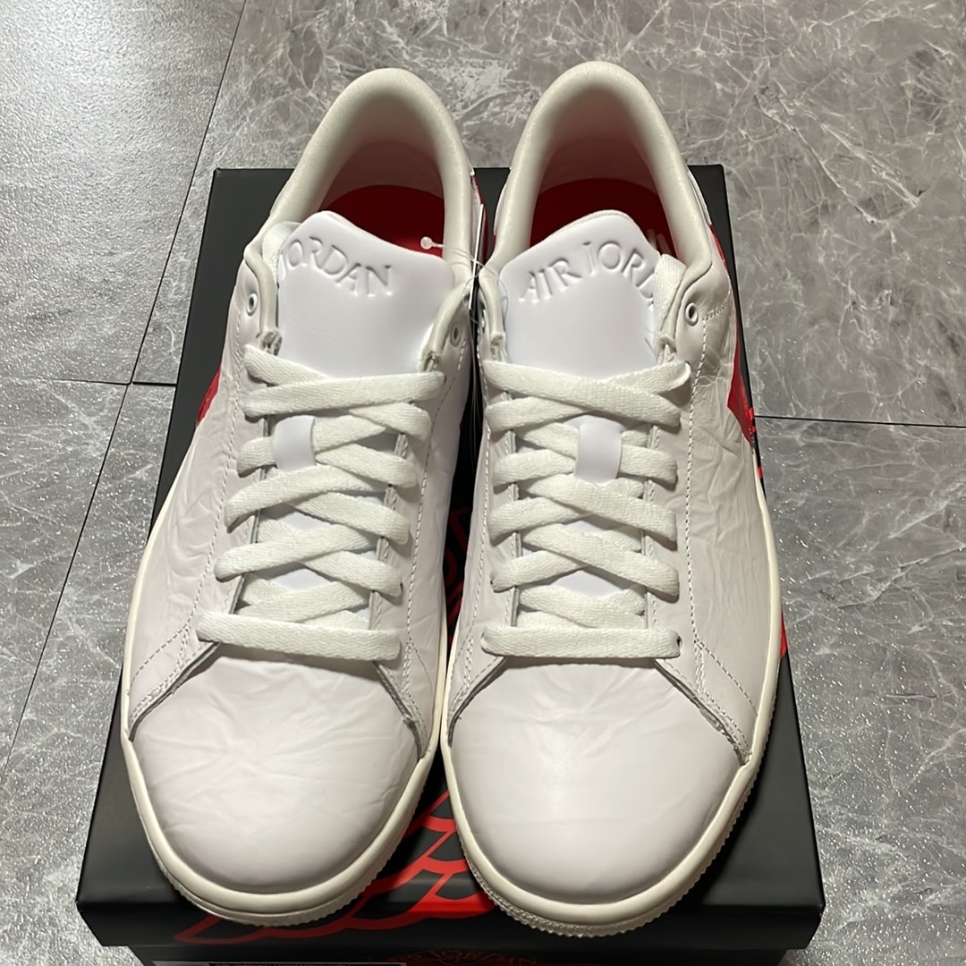 Nike Air Jordan 1 Low Centre Court "University Red"