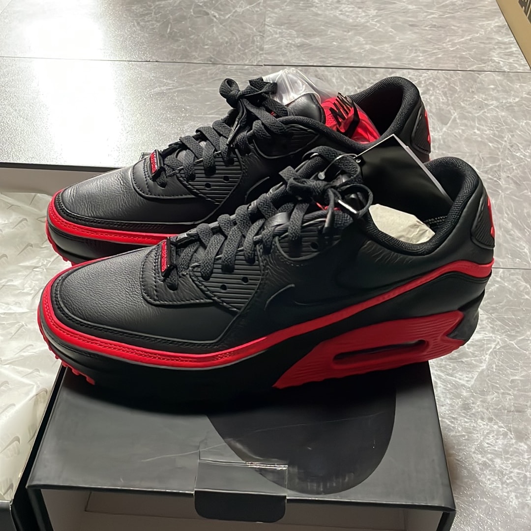 UNDEFEATED × Nike Air Max 90 "Black/Red"