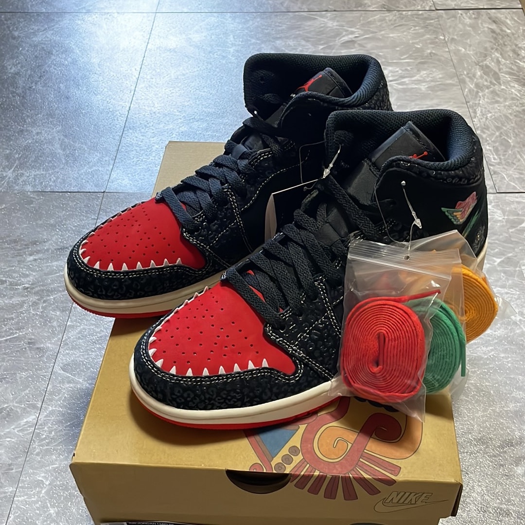 Nike Air Jordan 1 Mid "Siempre Familia"