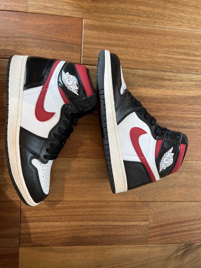 Nike Air Jordan 1 Retro High "Black/White/Sail/Gym Red"