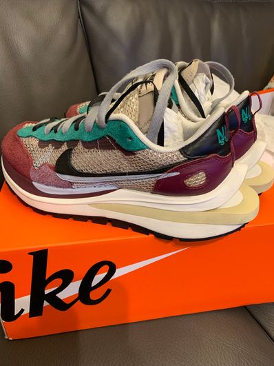 sacai × Nike Vapor Waffle "String/Red/Green"