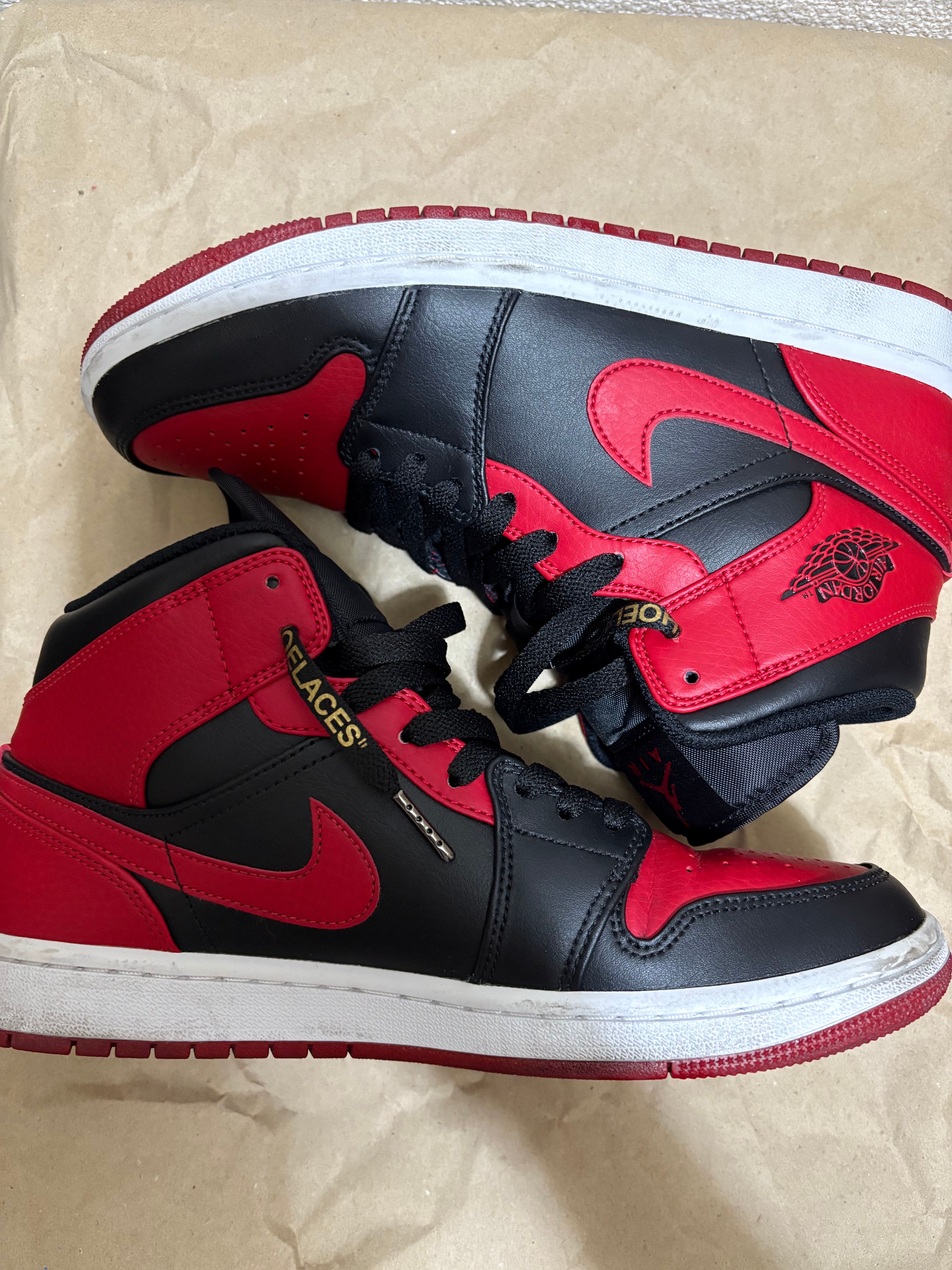 Nike Air Jordan 1 Mid "Bred"