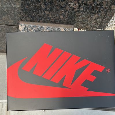 Nike Air Jordan 1 High '85 "Reverse Shadow"