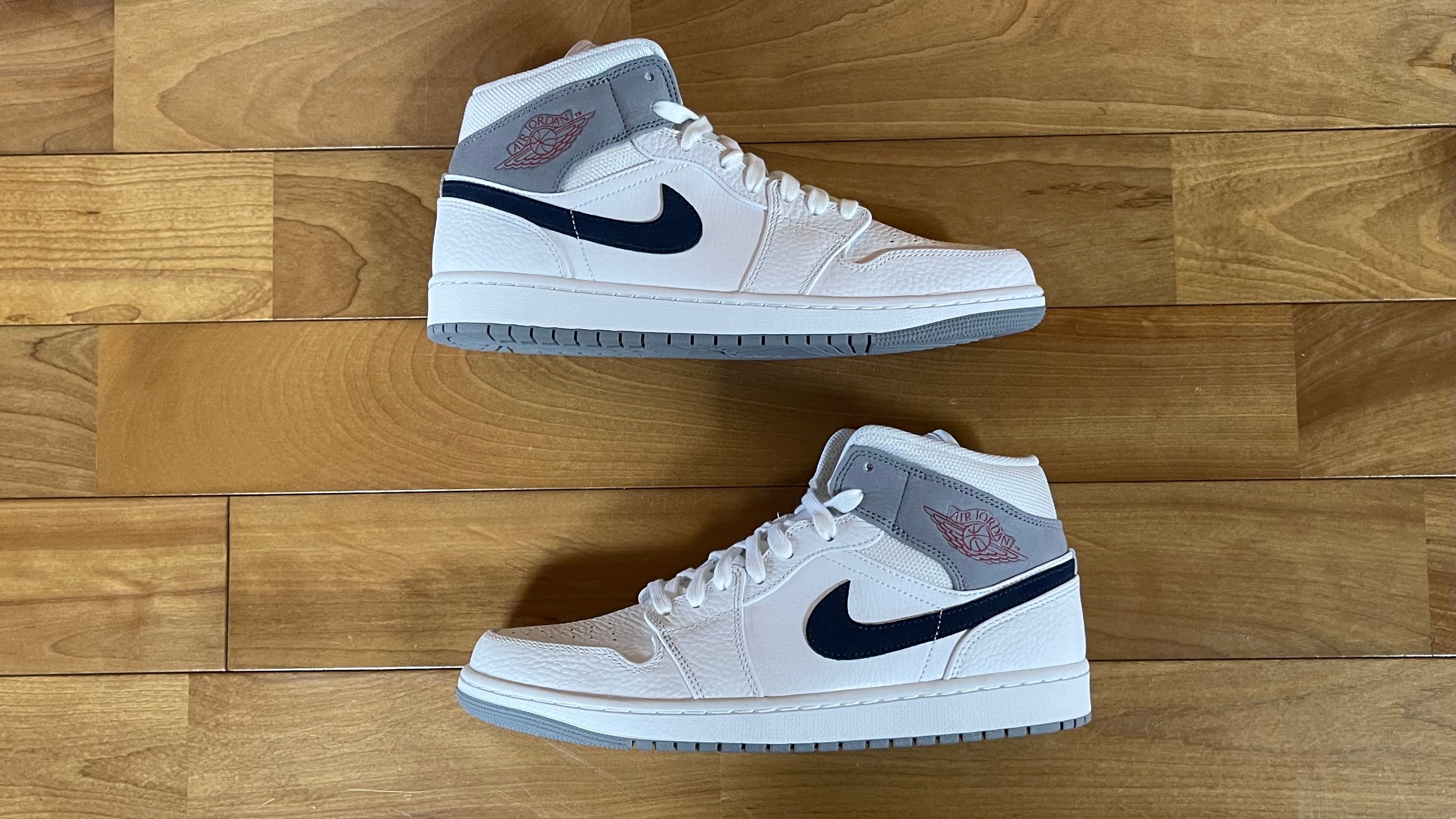 Nike Air Jordan 1 Mid "Paris"