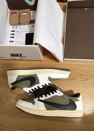 Travis Scott × Nike Air Jordan 1 Low OG SP "Reverse Olive"
