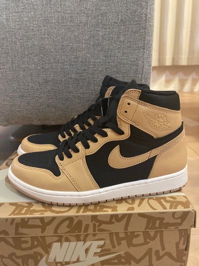 Nike Air Jordan 1 Retro High OG "Vachetta Tan"