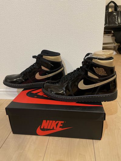 Nike Air Jordan 1 High OG "Black-Metalic Gold"