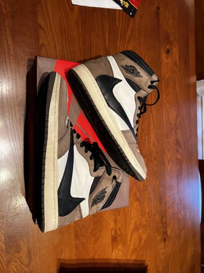 Travis Scott × Nike Air Jordan 1 Retro High OG TS SP "Sail/Dark Mocha"