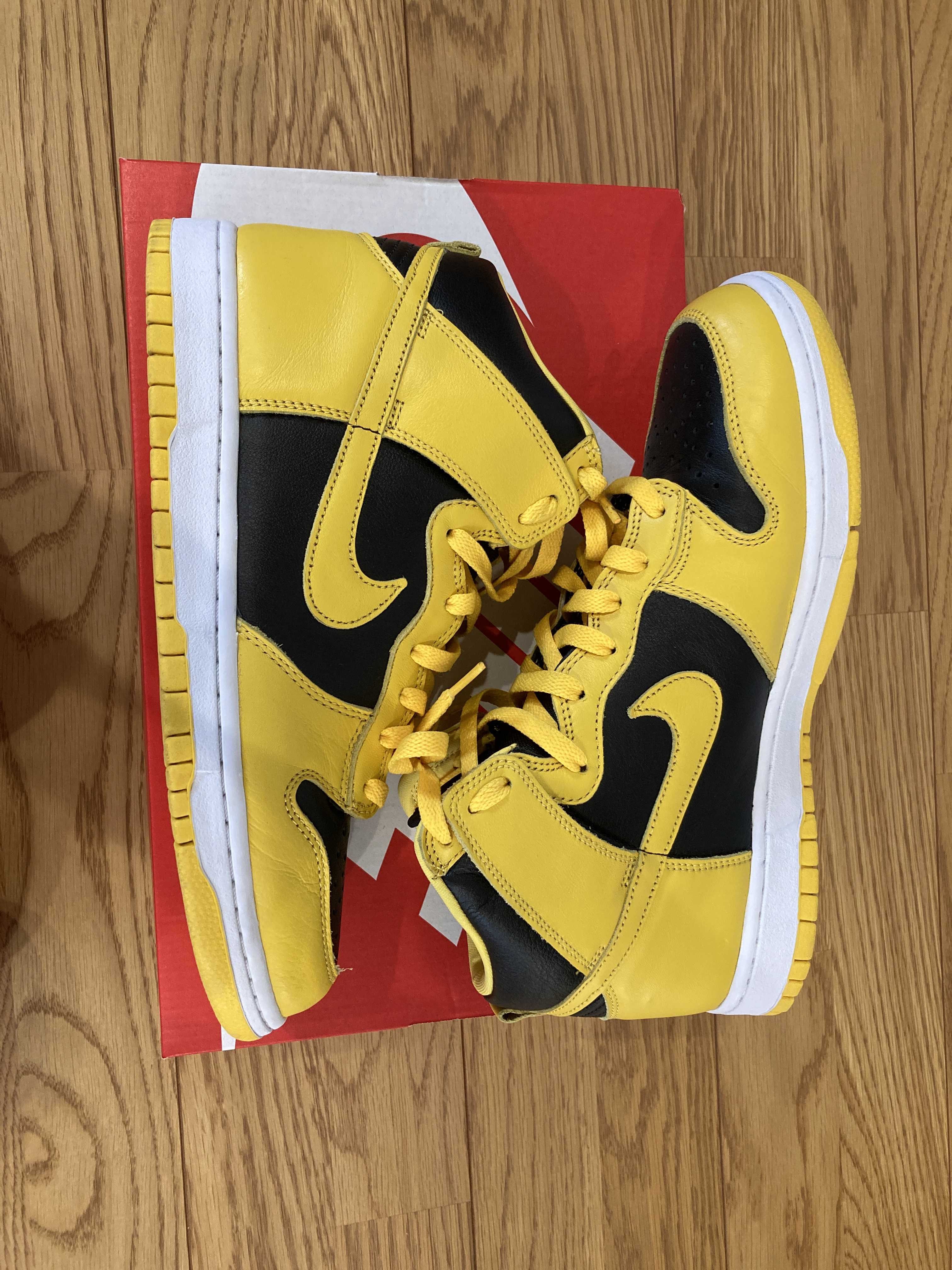 Nike Dunk High "Black/Varsity Maize"