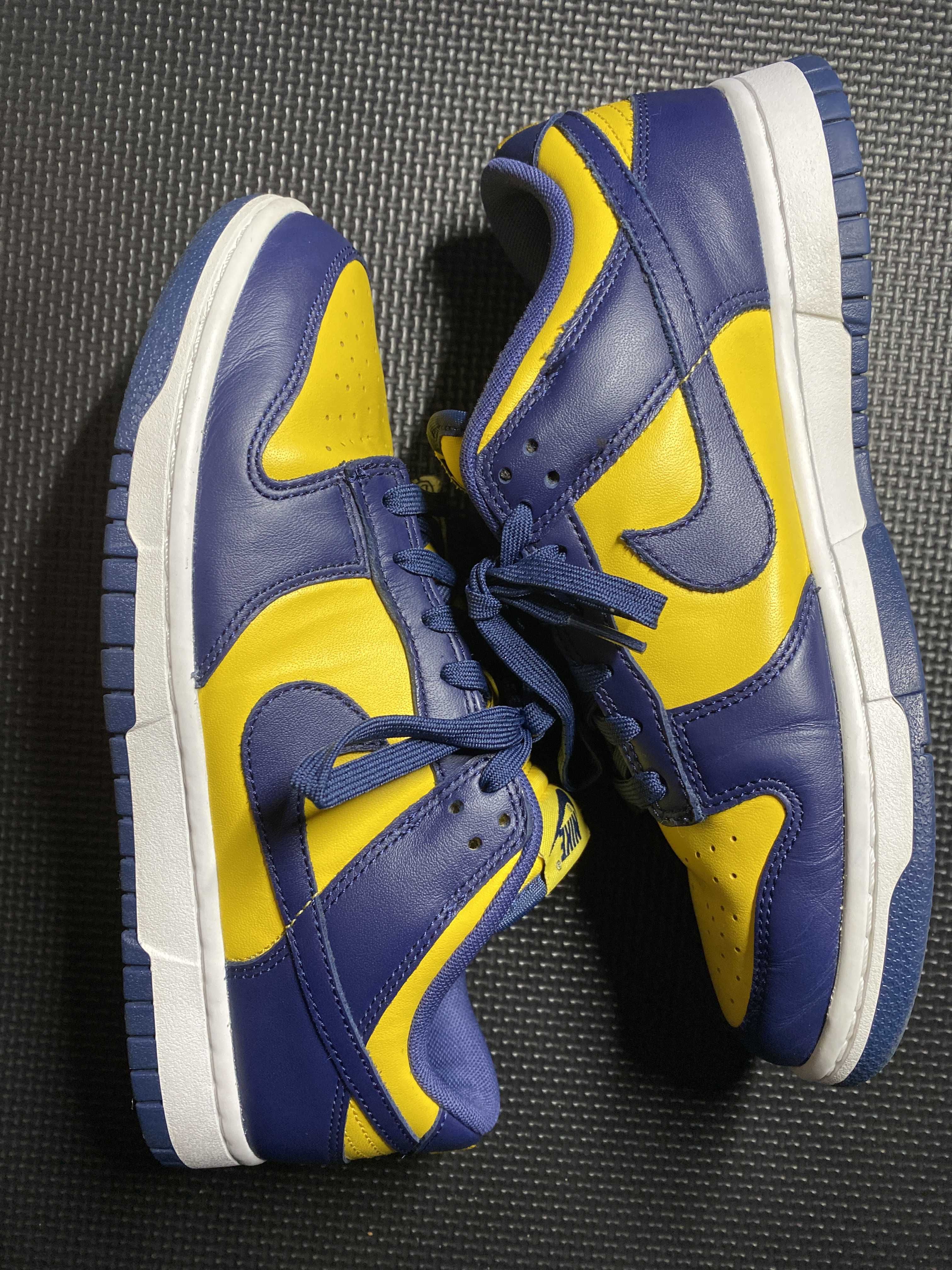 Nike Dunk Low "Michigan"