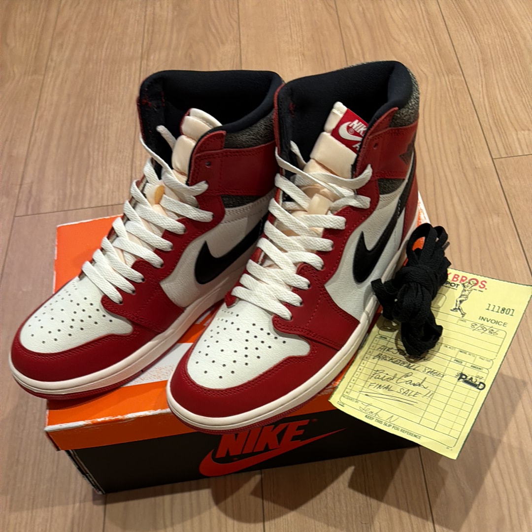Nike Air Jordan 1 High OG "Lost & Found/Chicago"