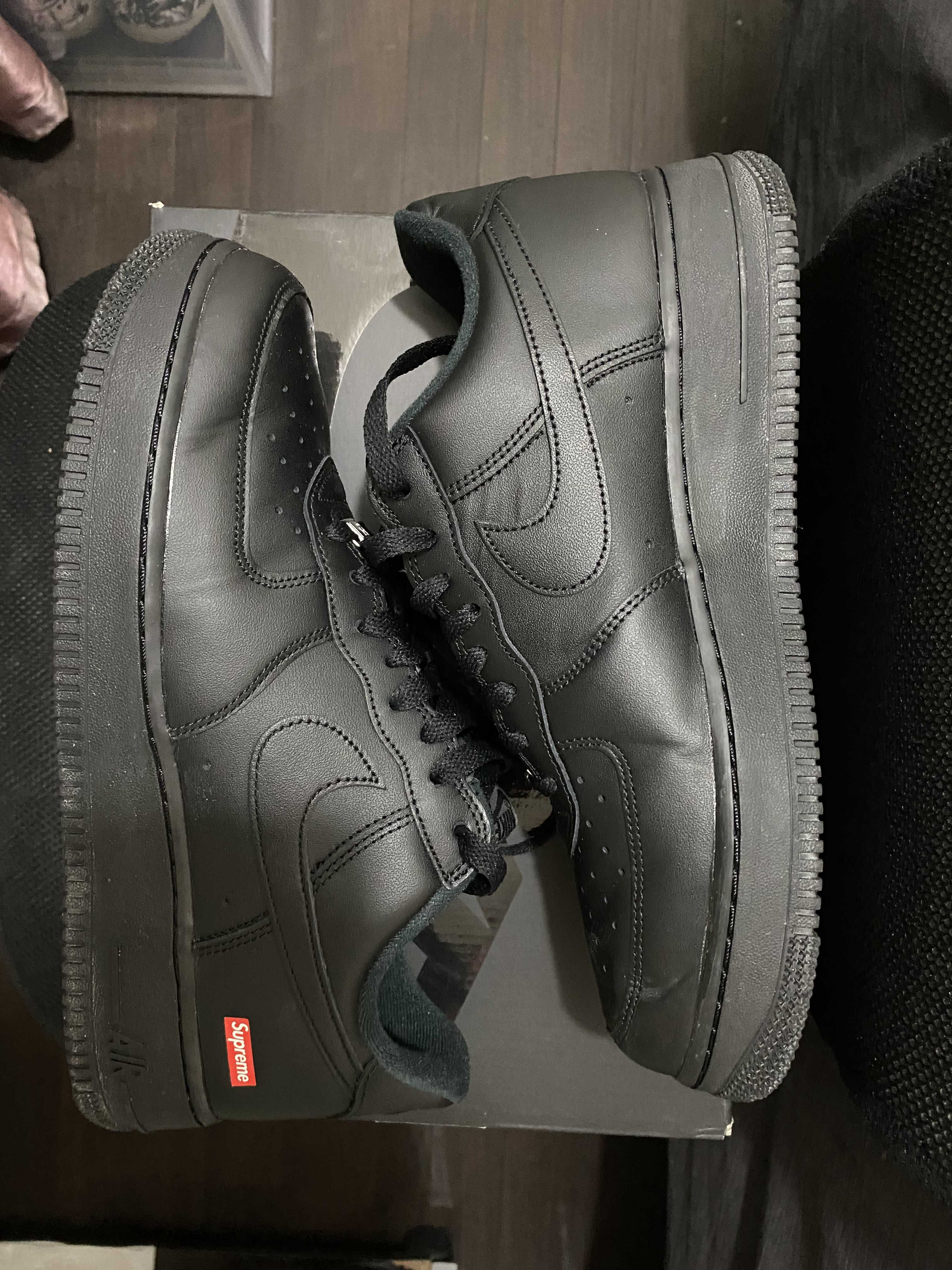 Supreme × Nike Air Force 1 Low "Black"
