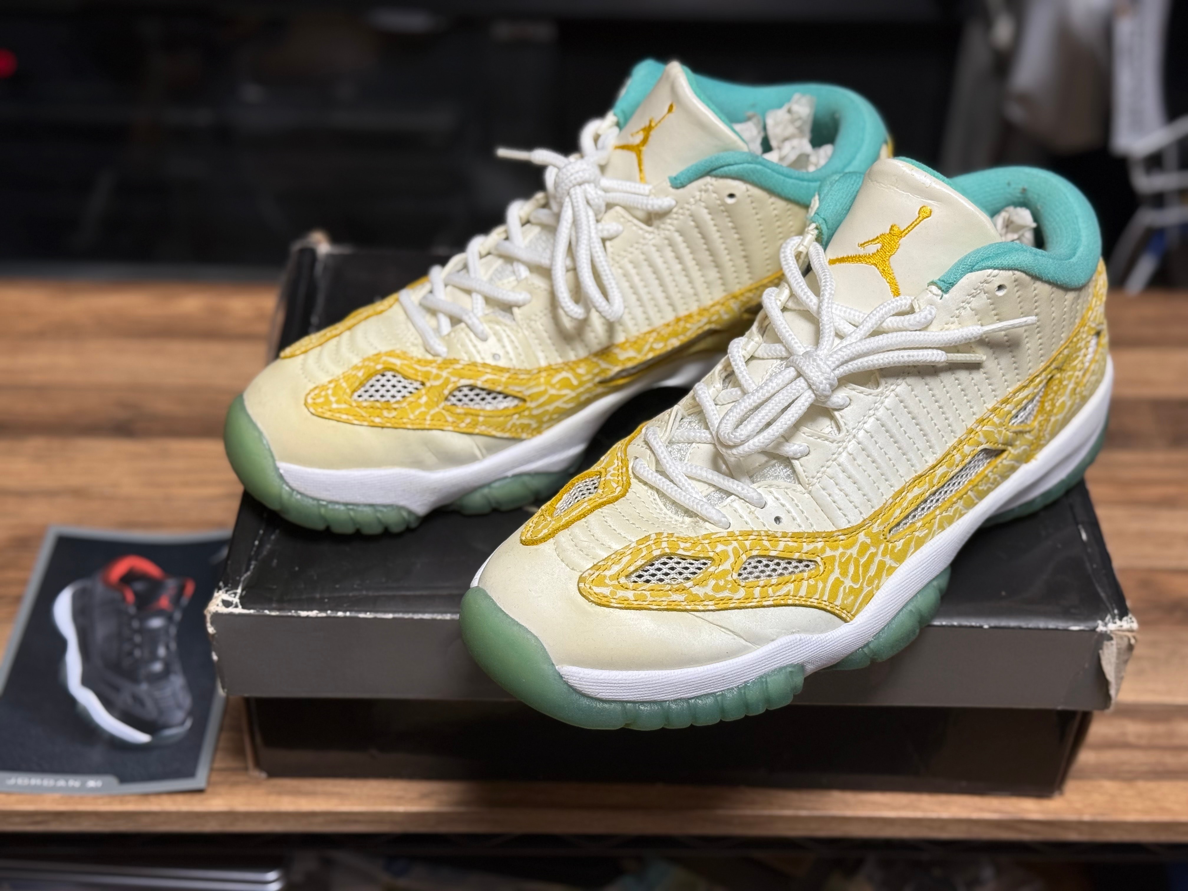 NIKE AIR JORDAN 11 RETRO LOW IE AZURE (2007)