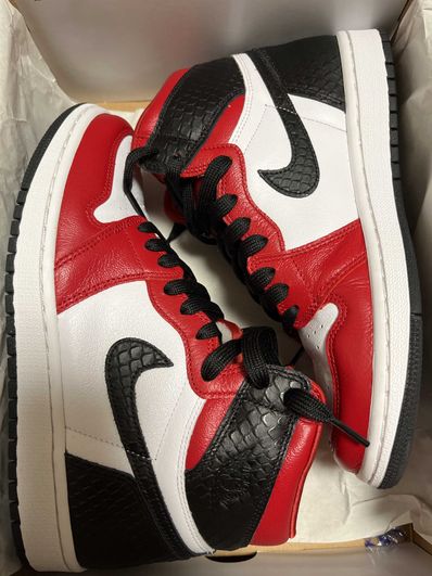 Nike Women's Air Jordan 1 High OG "Satin Red"