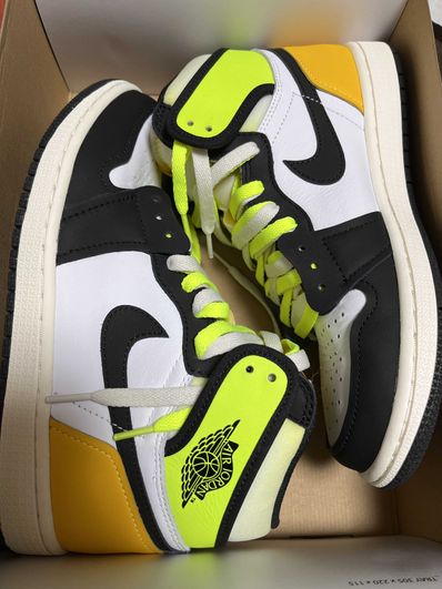 Nike Air Jordan 1 High OG "Volt Gold"