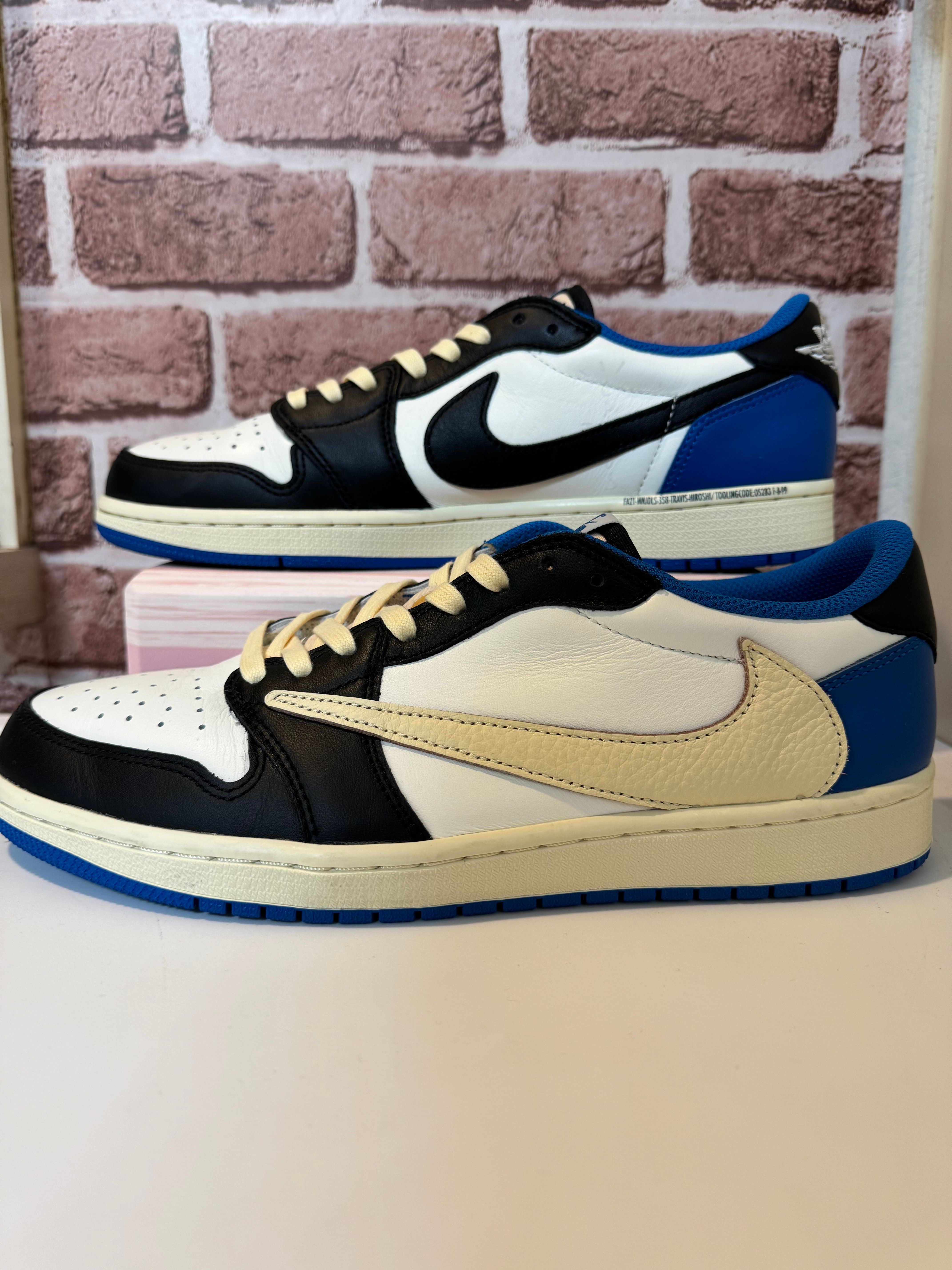 Travis Scott × fragment design × Nike Air Jordan 1 Low OG SP "Military Blue"