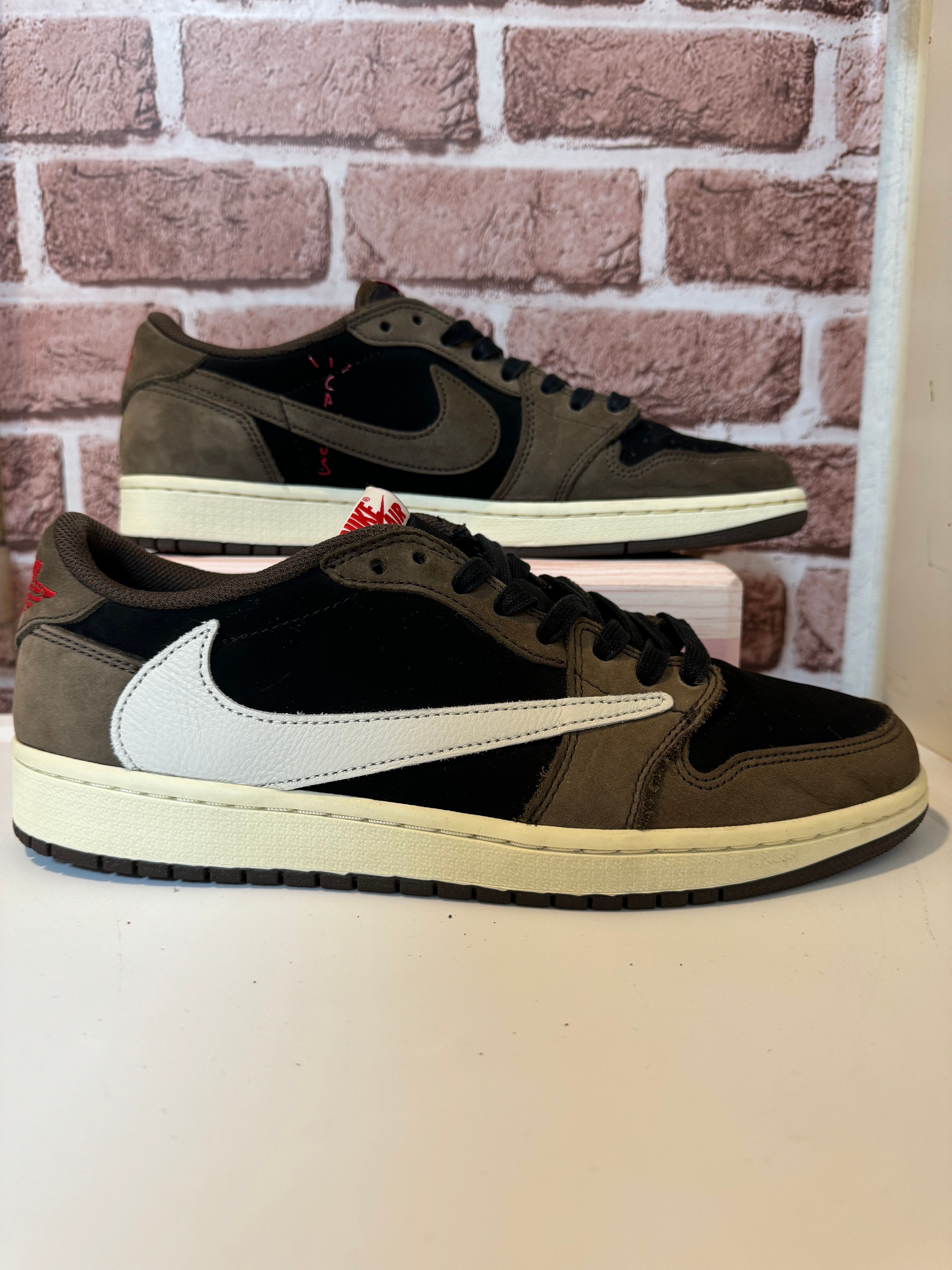Travis Scott × Nike Air Jordan 1 Low OG SP-T  "Black/Dark Mocha"