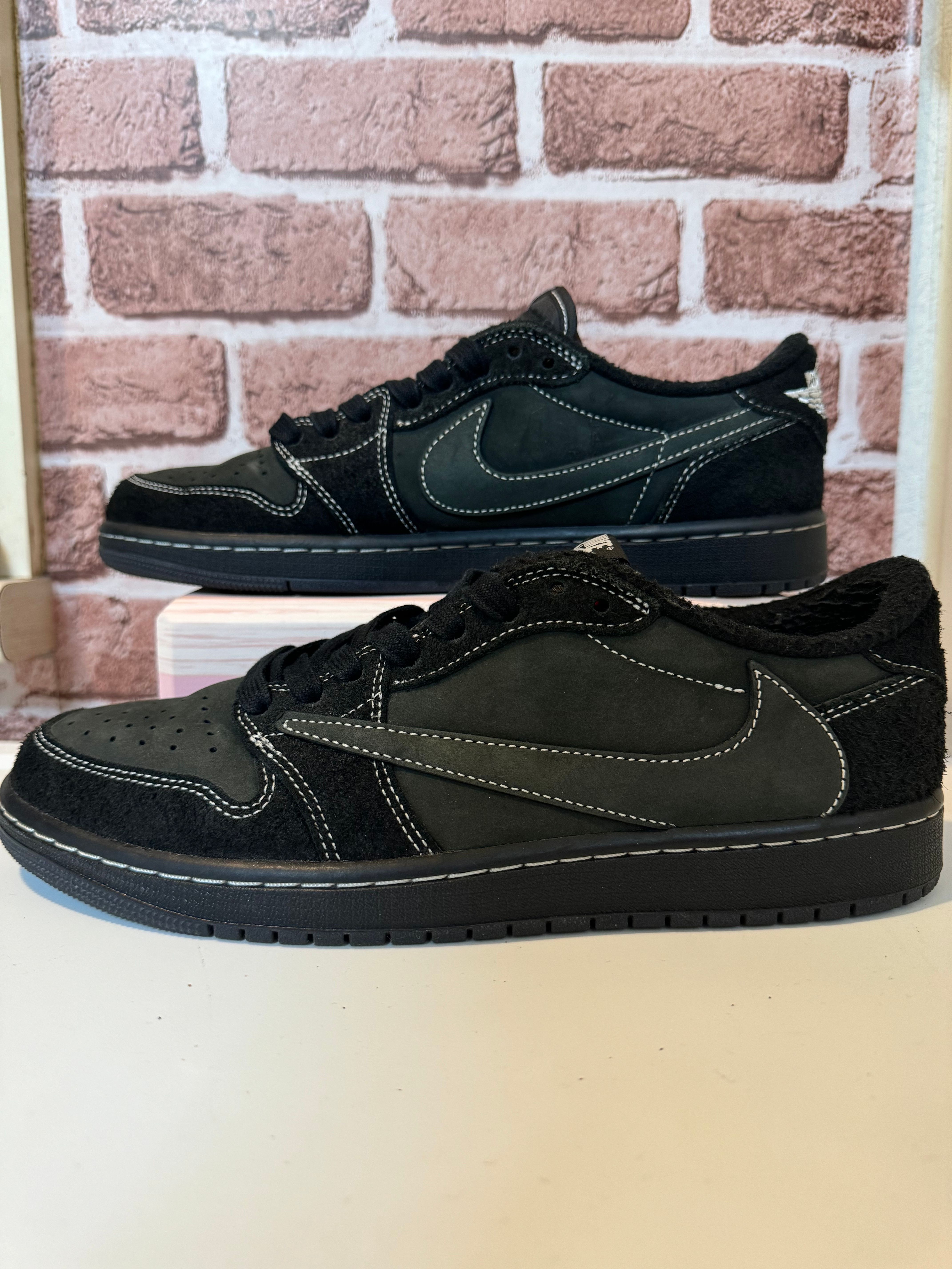 Travis Scott × Nike Air Jordan 1 Low OG SP "Black Phantom"