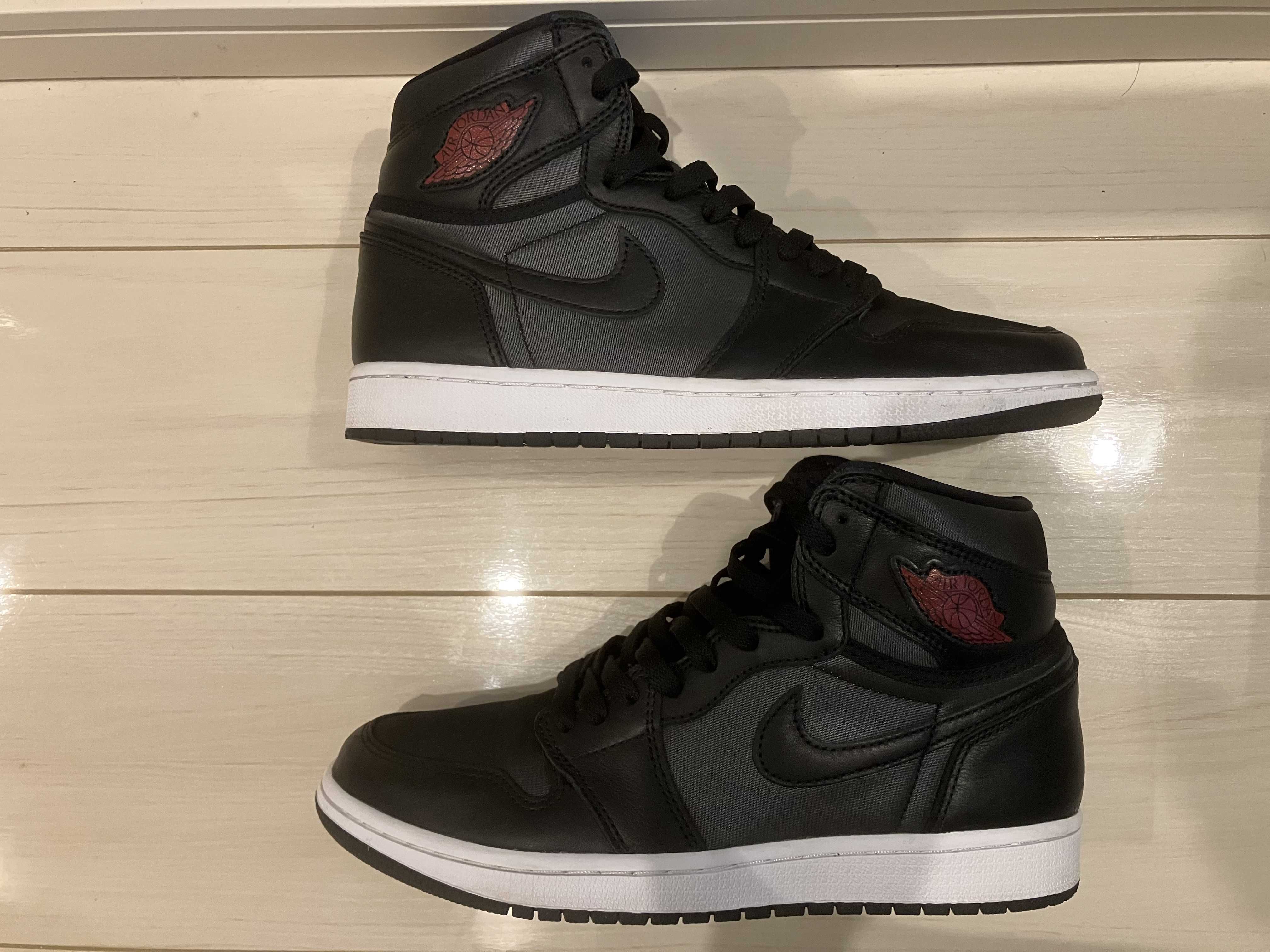 Nike Air Jordan 1 Retro High OG "Black/Metallic Silver/Gym Red"  