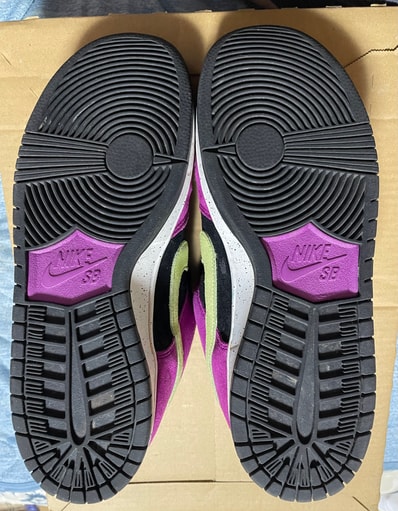 Nike SB Dunk Low "Red Plum"
