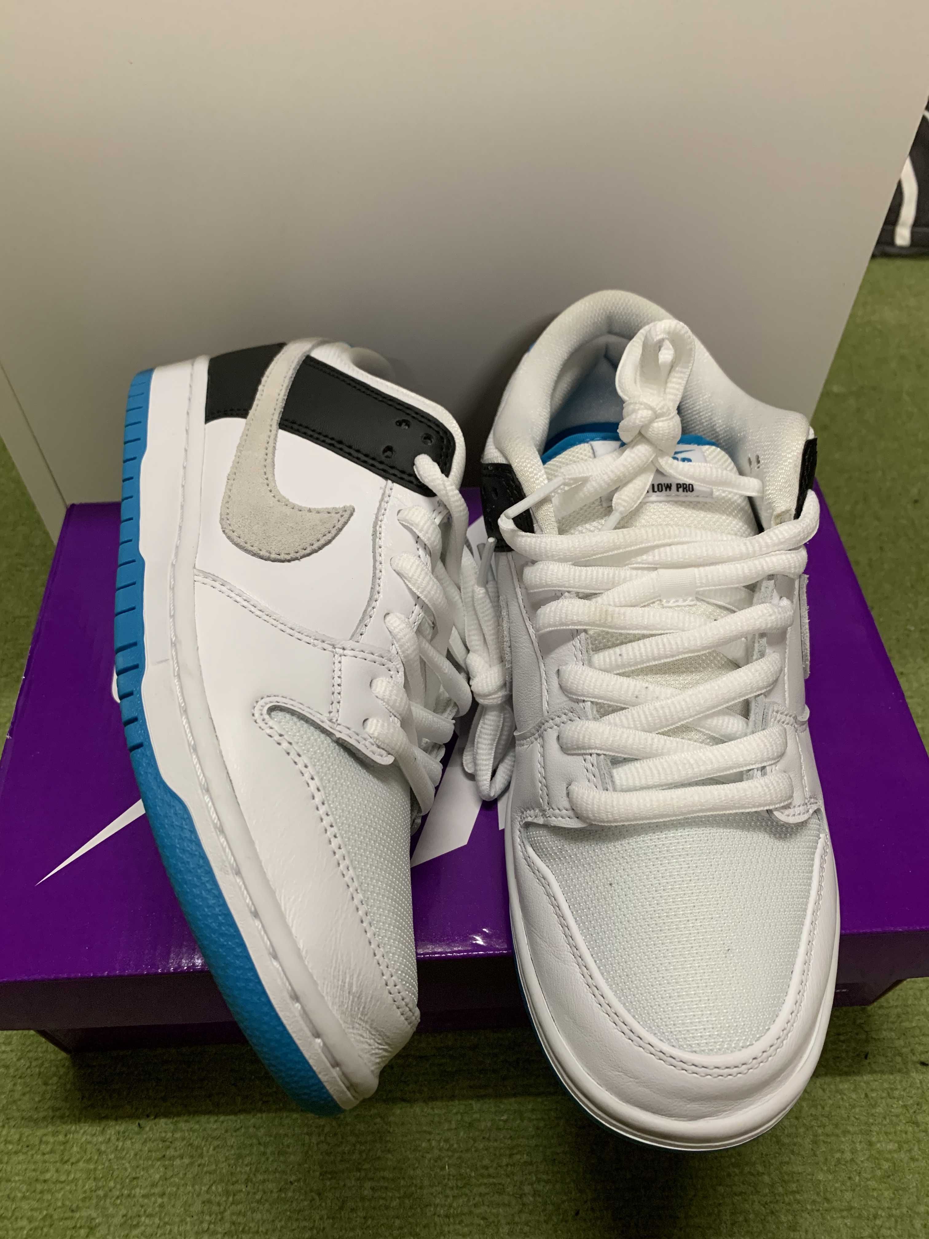 Nike SB Dunk Low "Laser Blue"