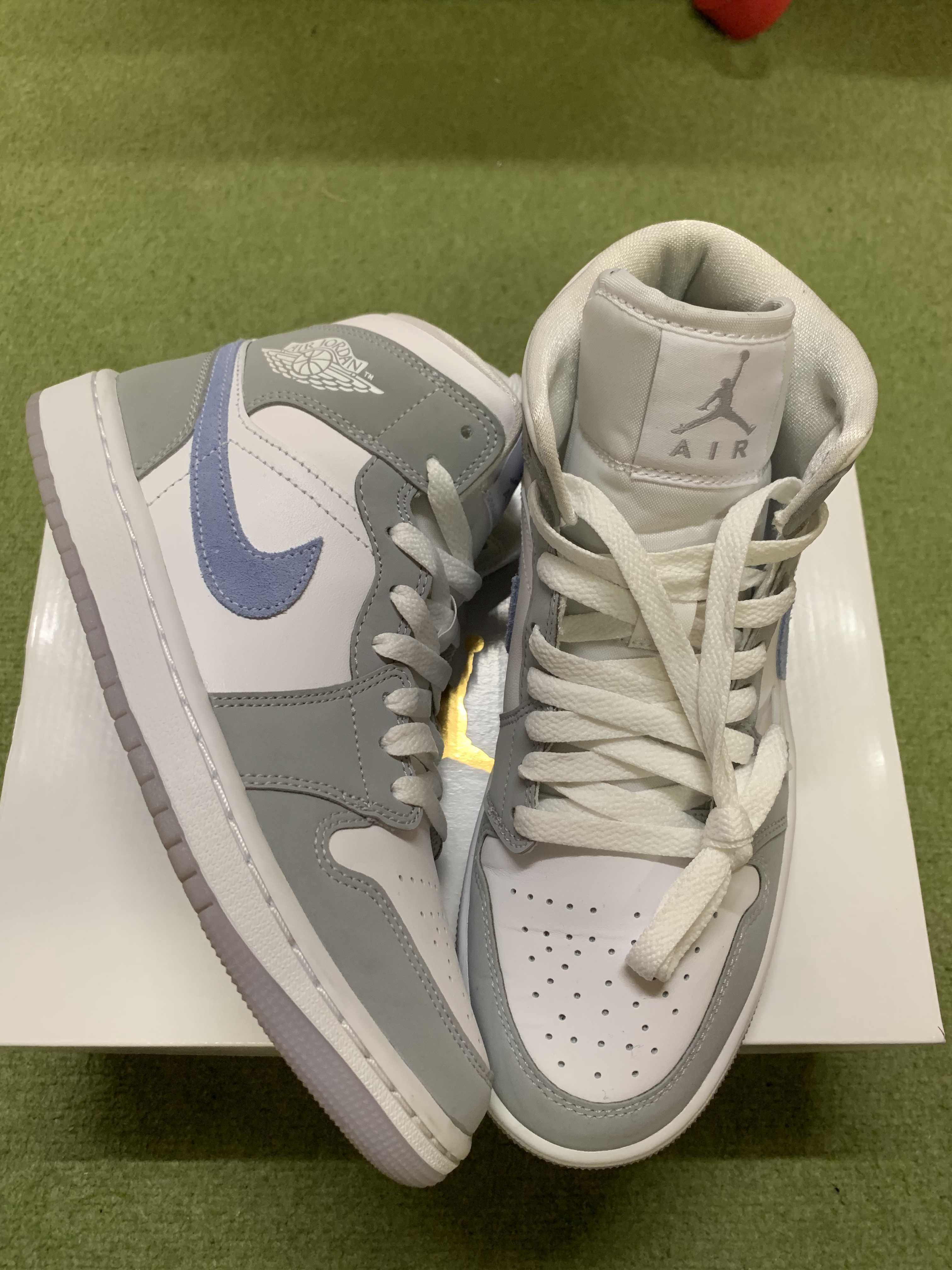 Nike Women's Air Jordan 1 Mid "Wolf Grey"