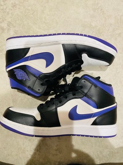 Nike Air Jordan 1 Mid "Black/Court Purple"