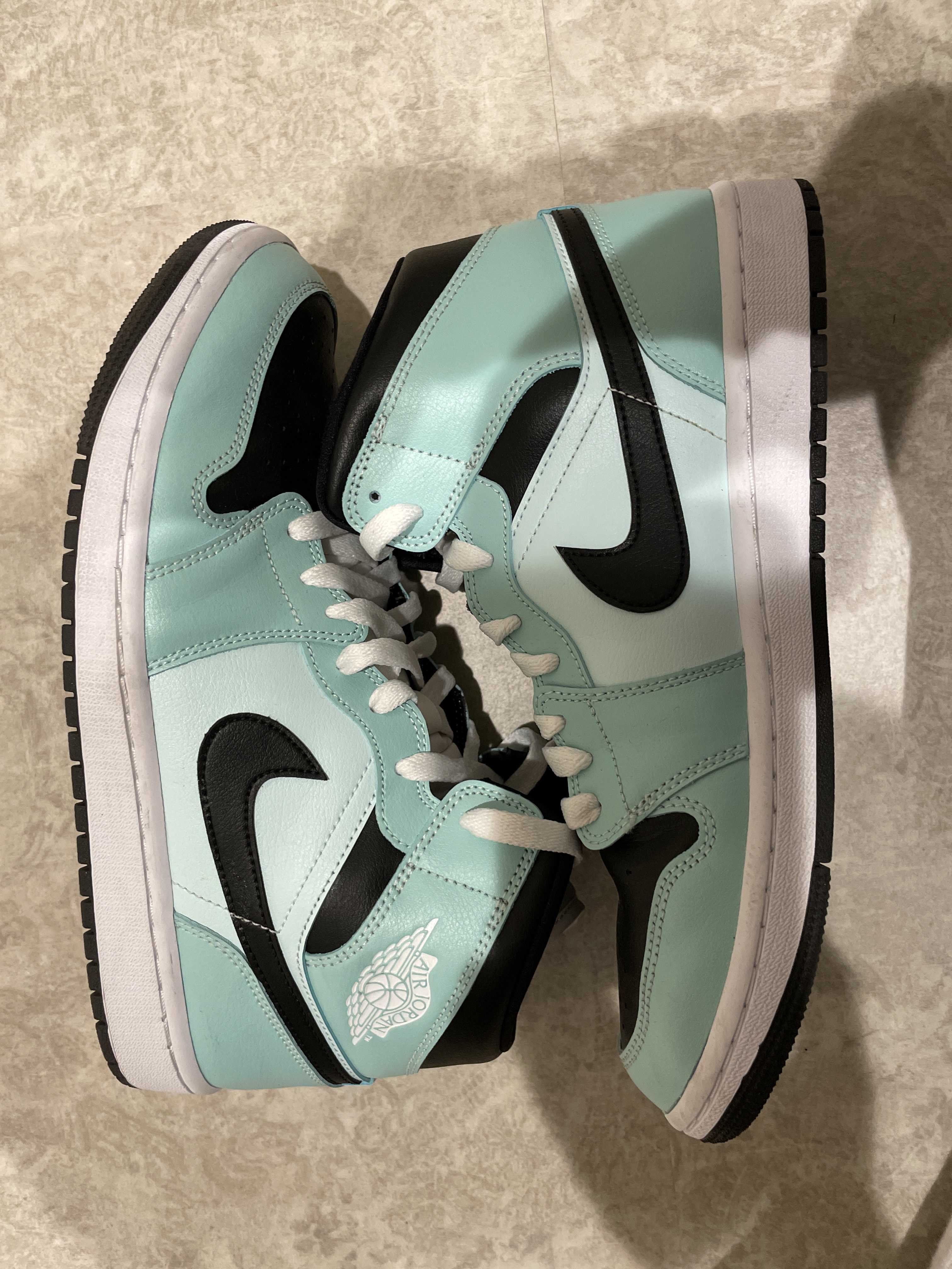 NIKE Women's AIR JORDAN 1 MID "AQUA BLUE"