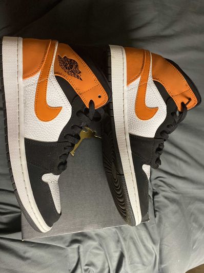 NIKE AIR JORDAN 1 MID "SHATTERED BACKBOARD"