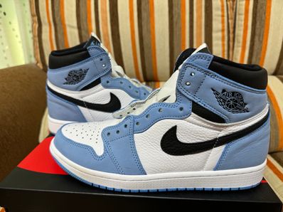 Nike Air Jordan 1 High OG "University Blue"