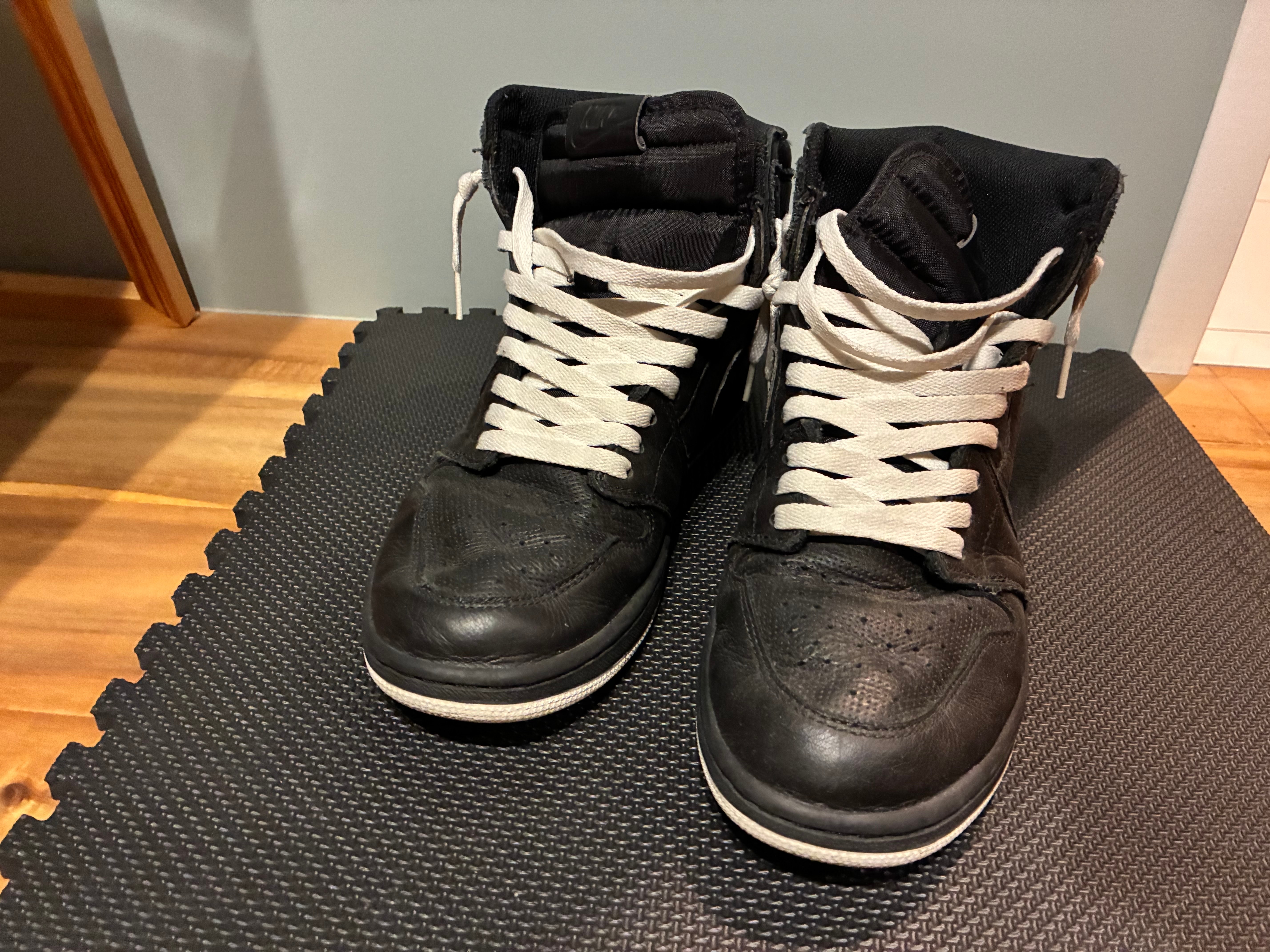 ナイキ エアジョーダン 1 レトロ ハイ "ブラック パーファレイティ"