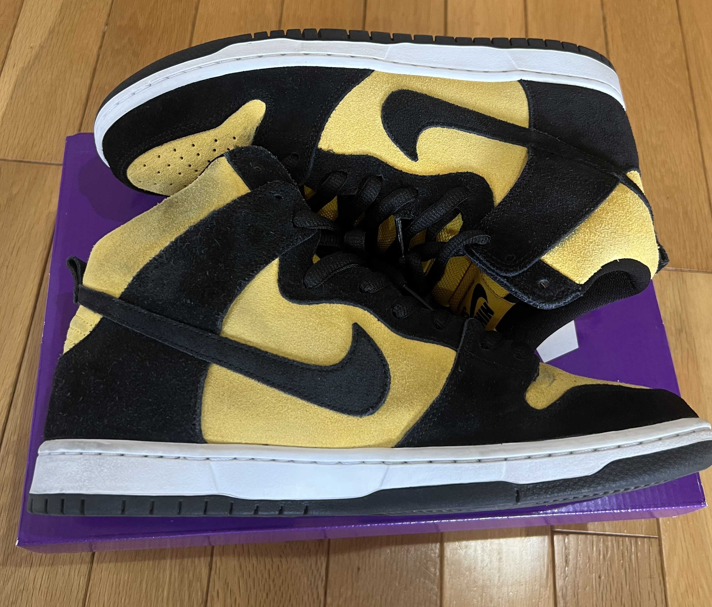 NIKE SB DUNK HIGH "MAIZE AND BLACK"