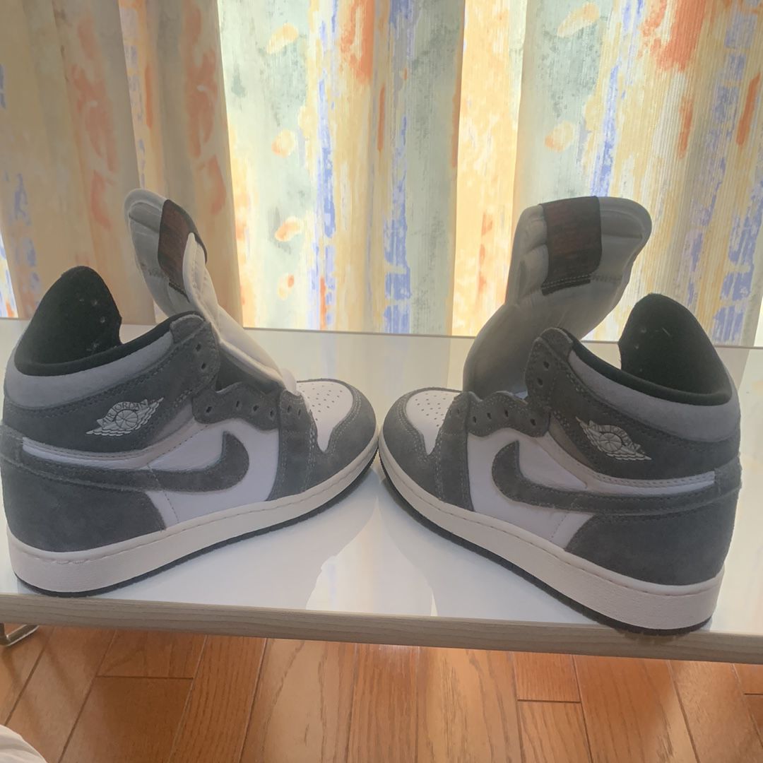 Nike GS Air Jordan 1 Retro High OG "Black and Smoke Grey"